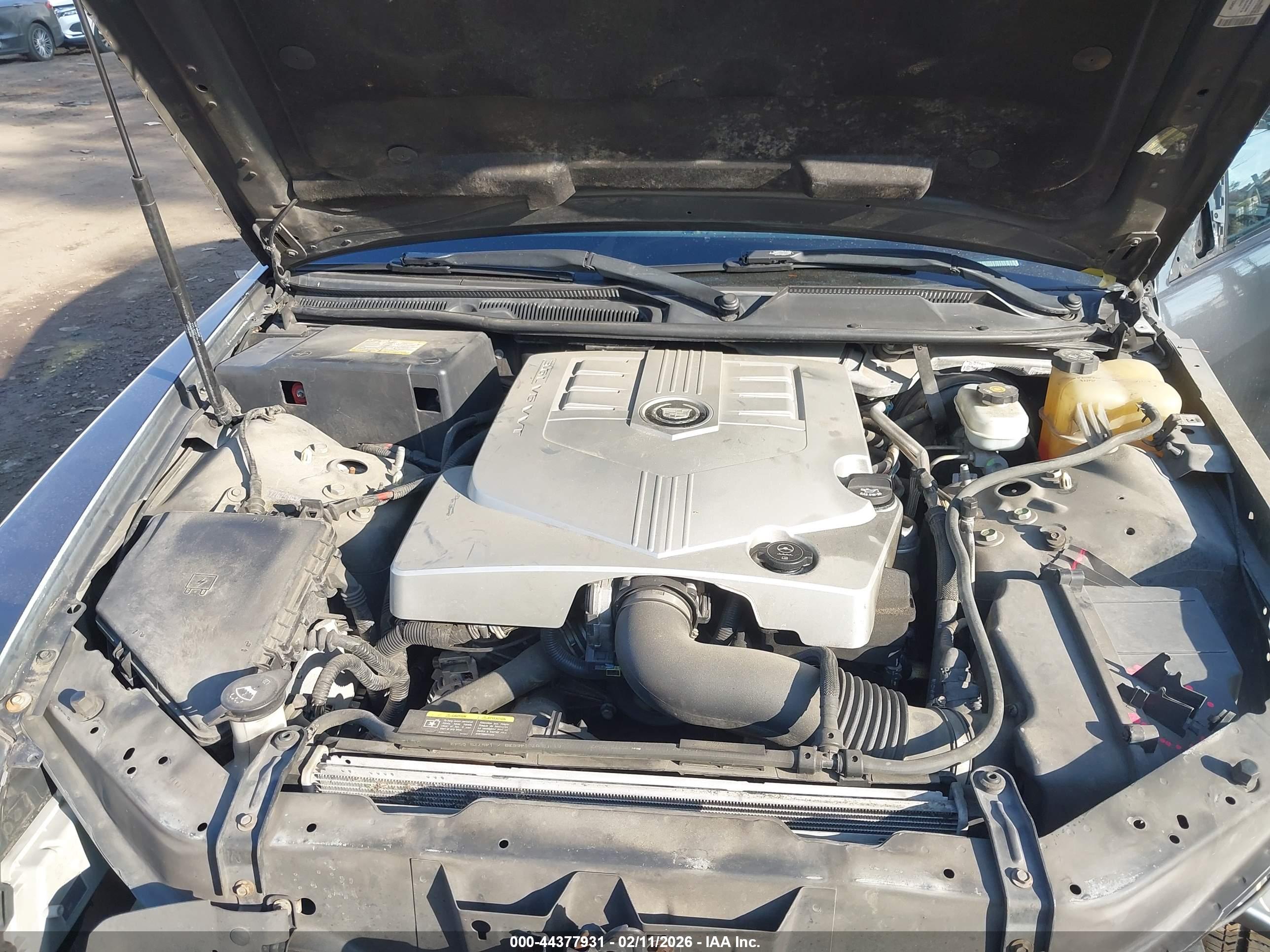 CADILLAC STS image 10