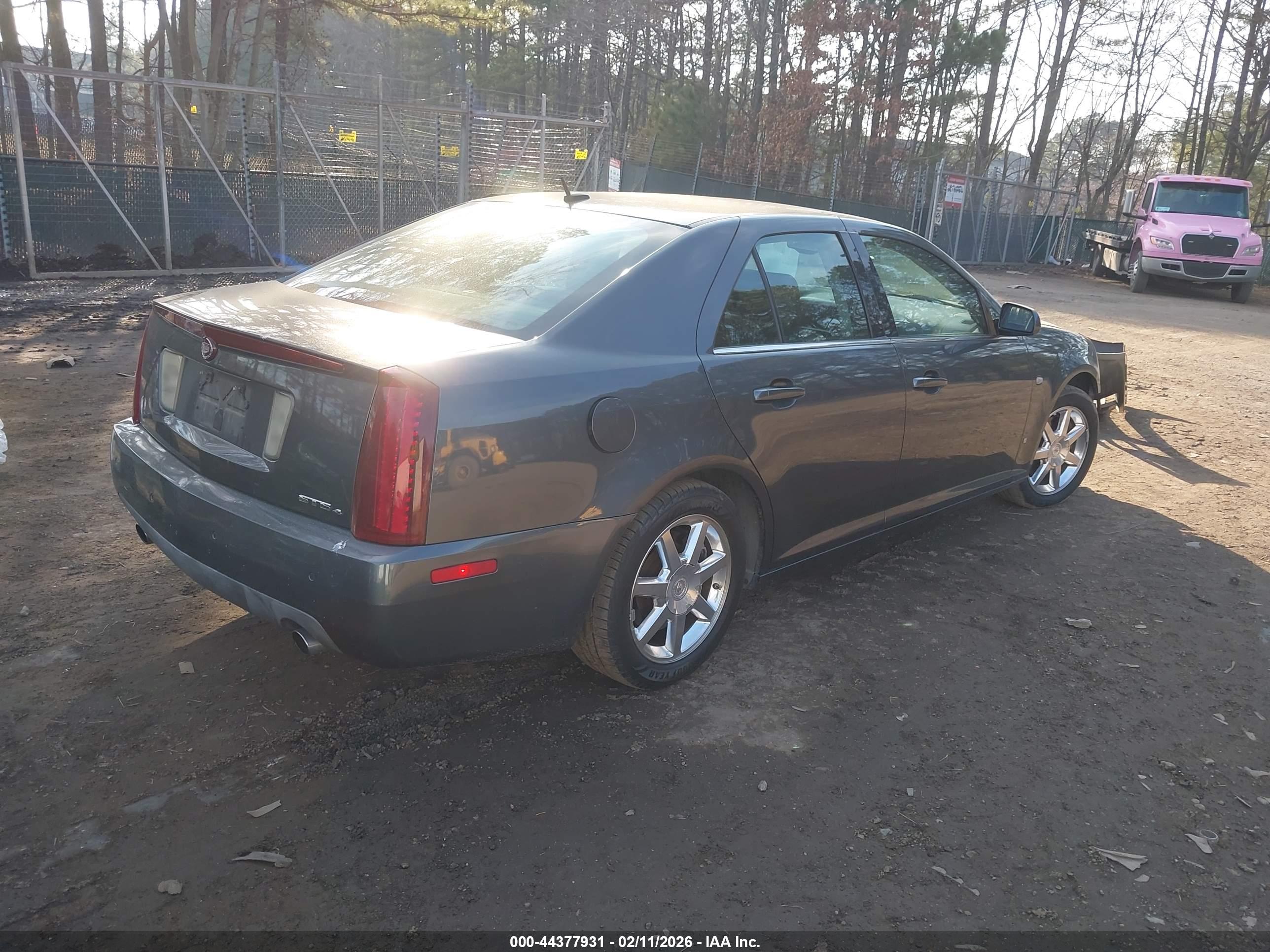 CADILLAC STS image 4
