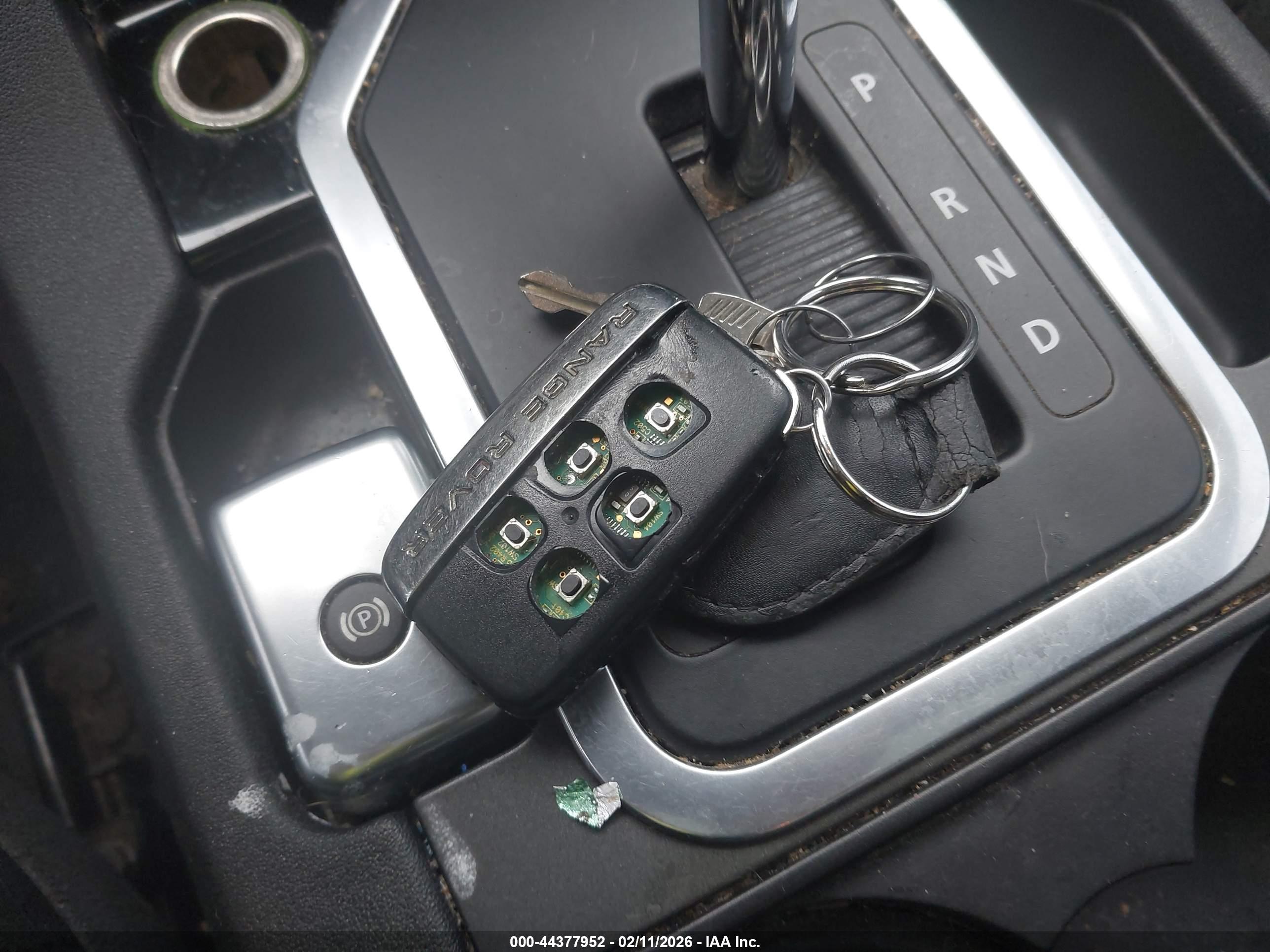 LAND ROVER image 11