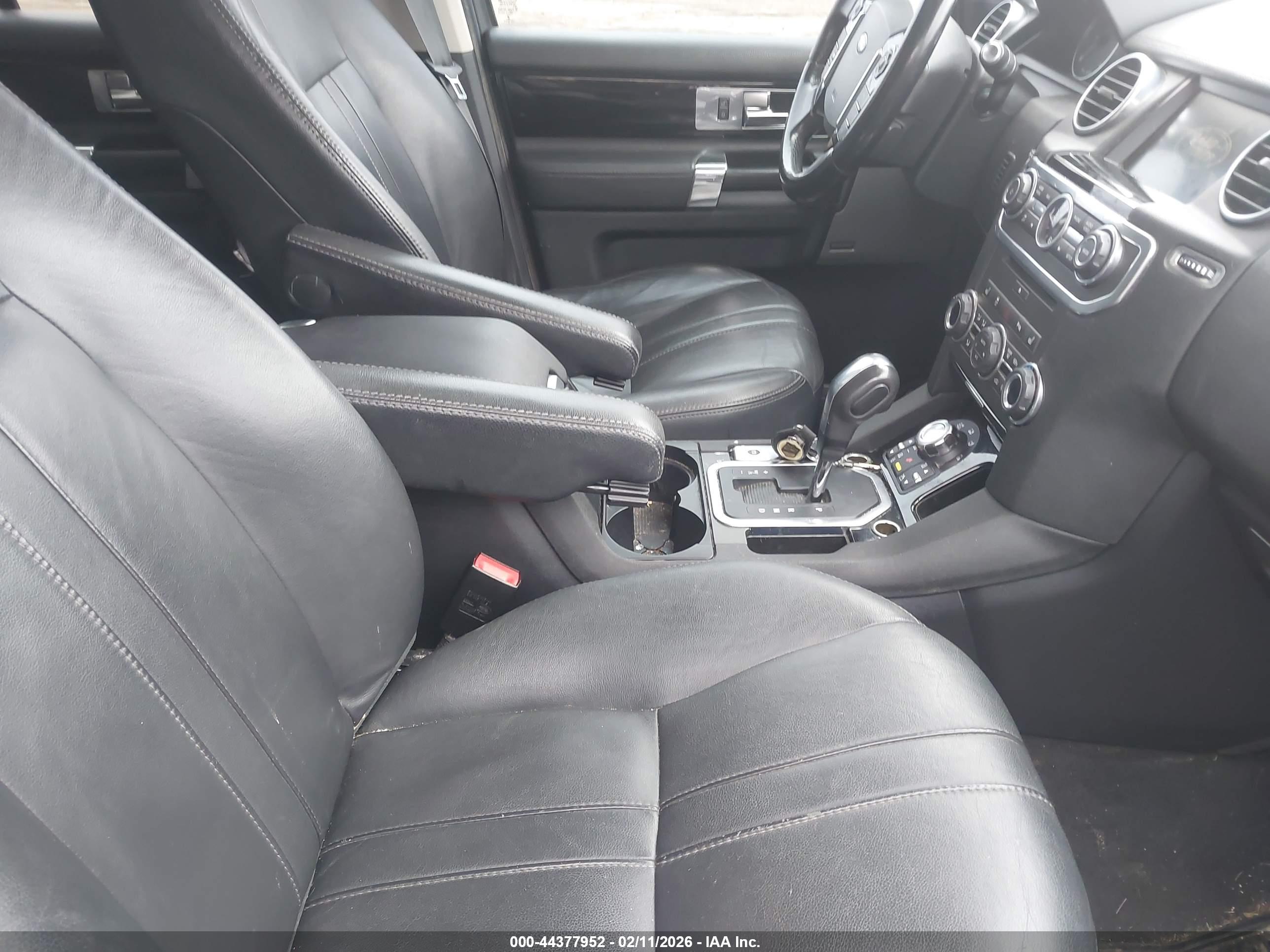 LAND ROVER image 5