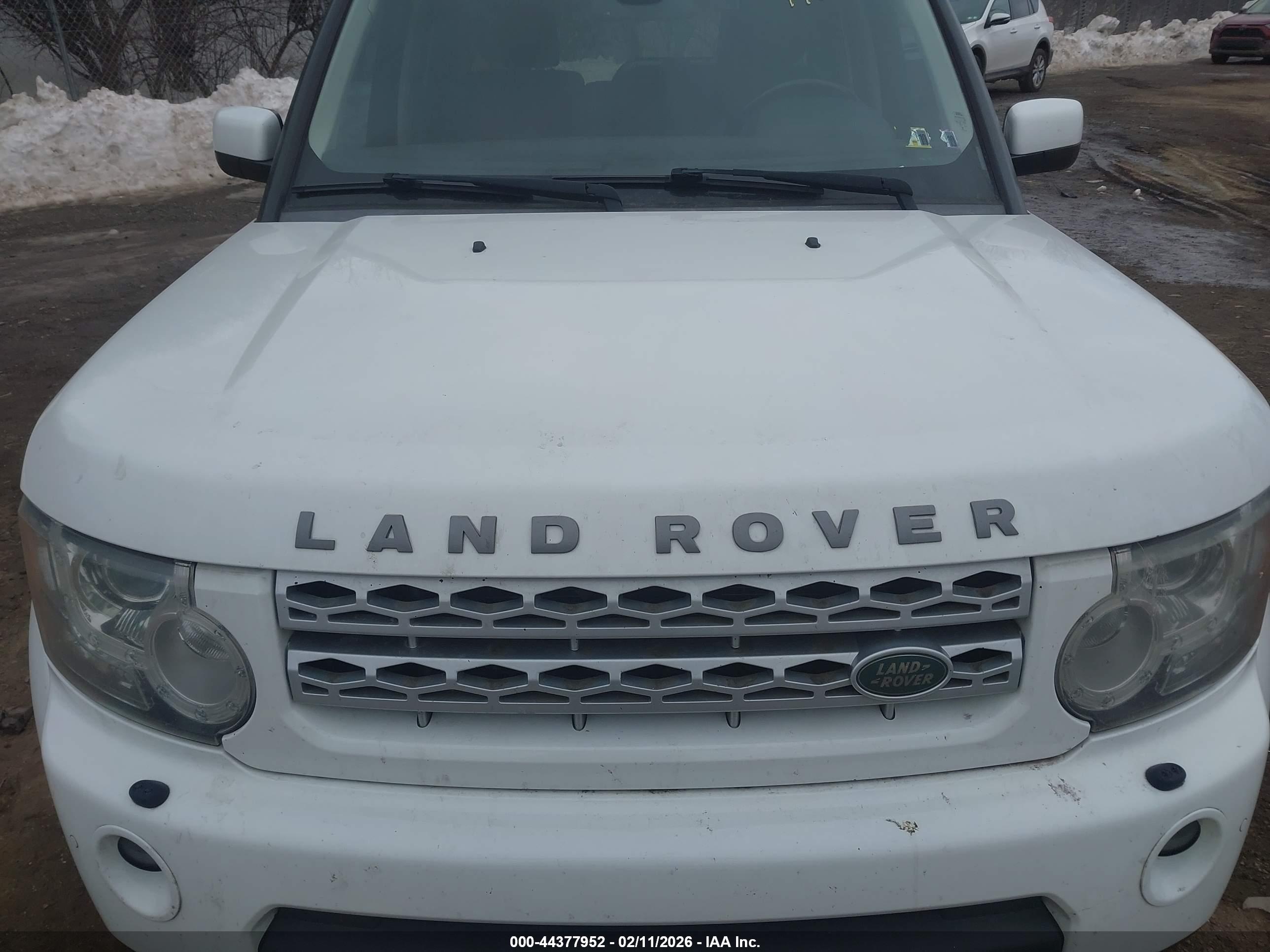 LAND ROVER image 6