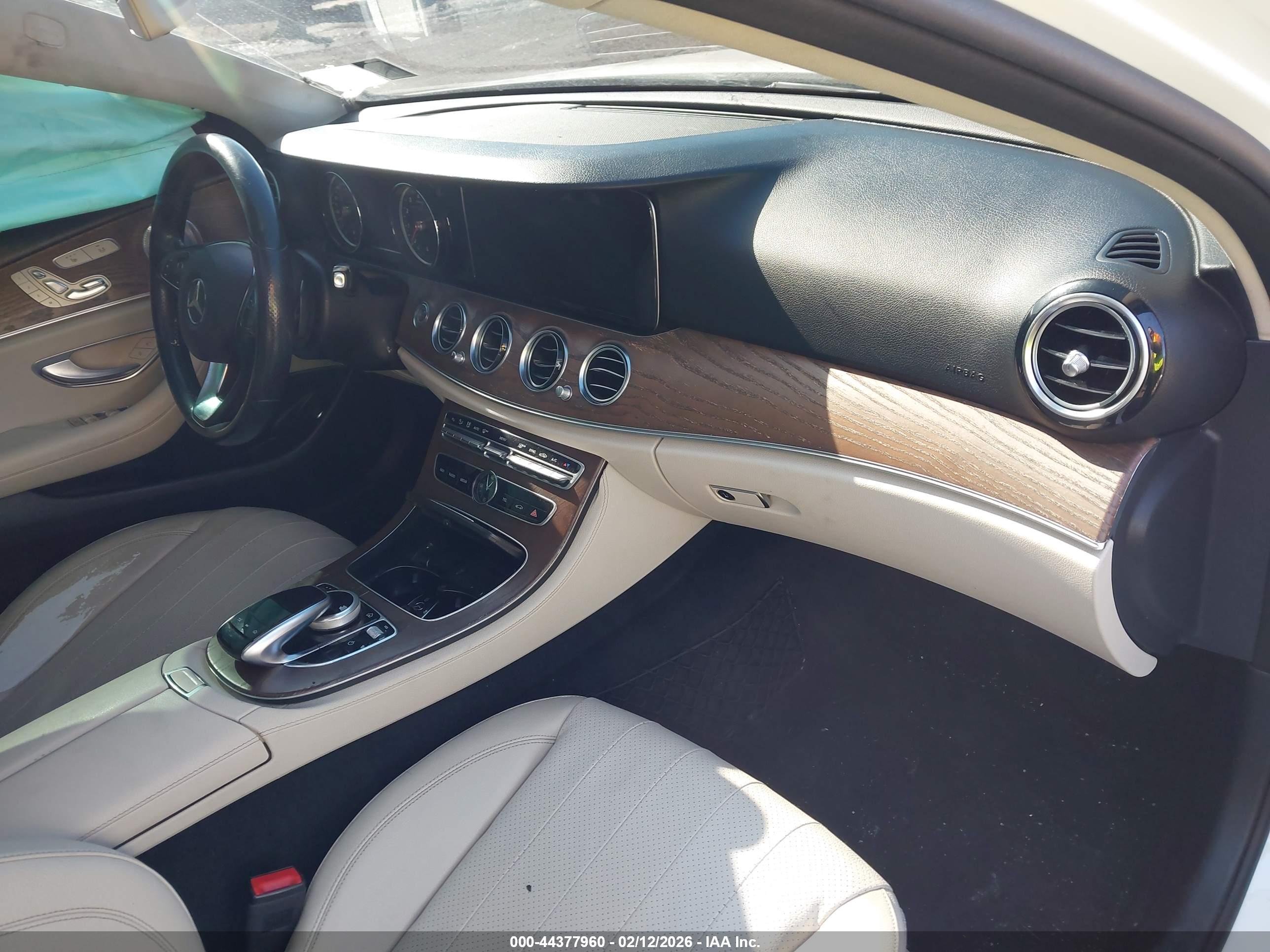 MERCEDES-BENZ E image 5