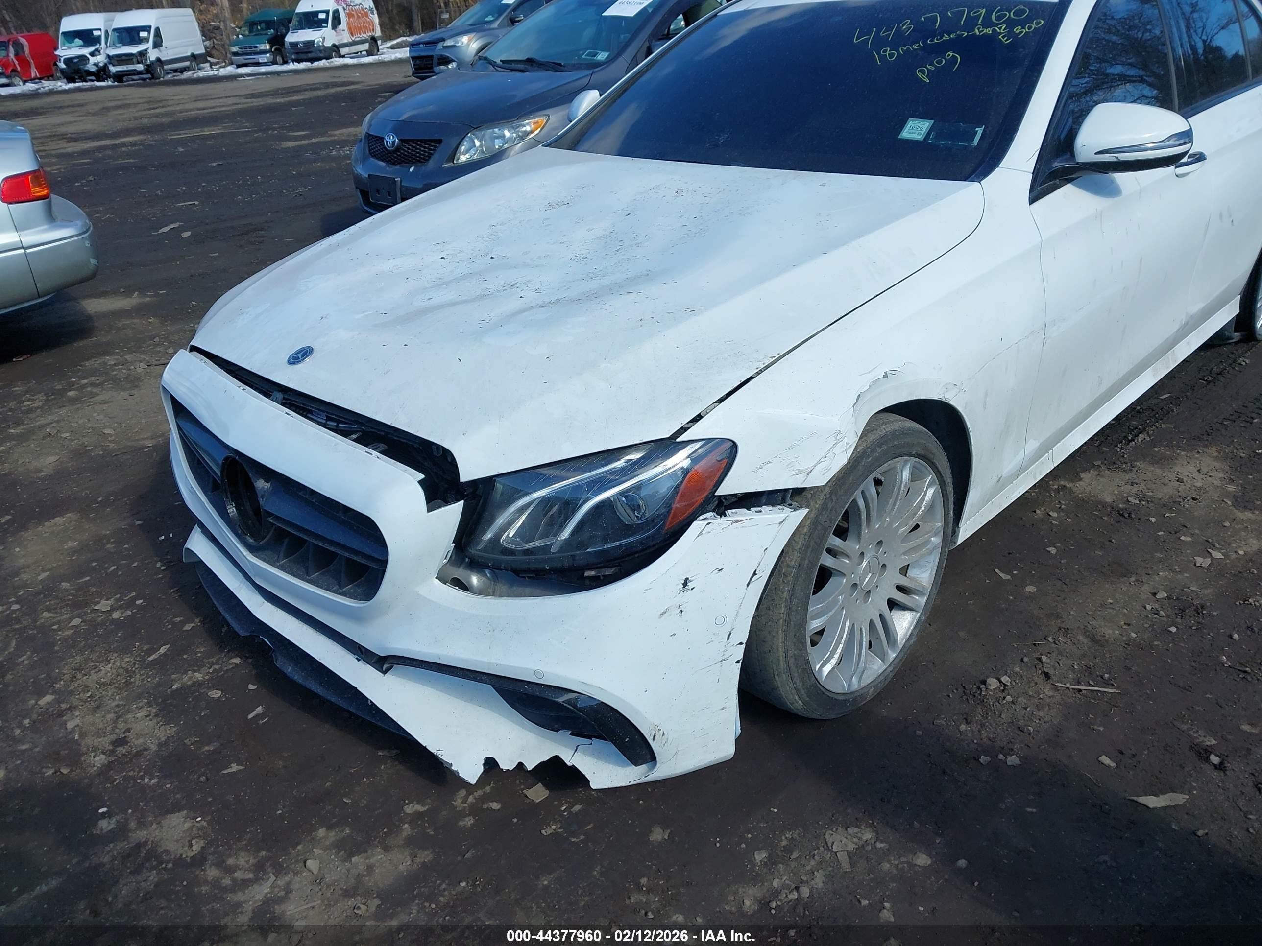 MERCEDES-BENZ E image 6
