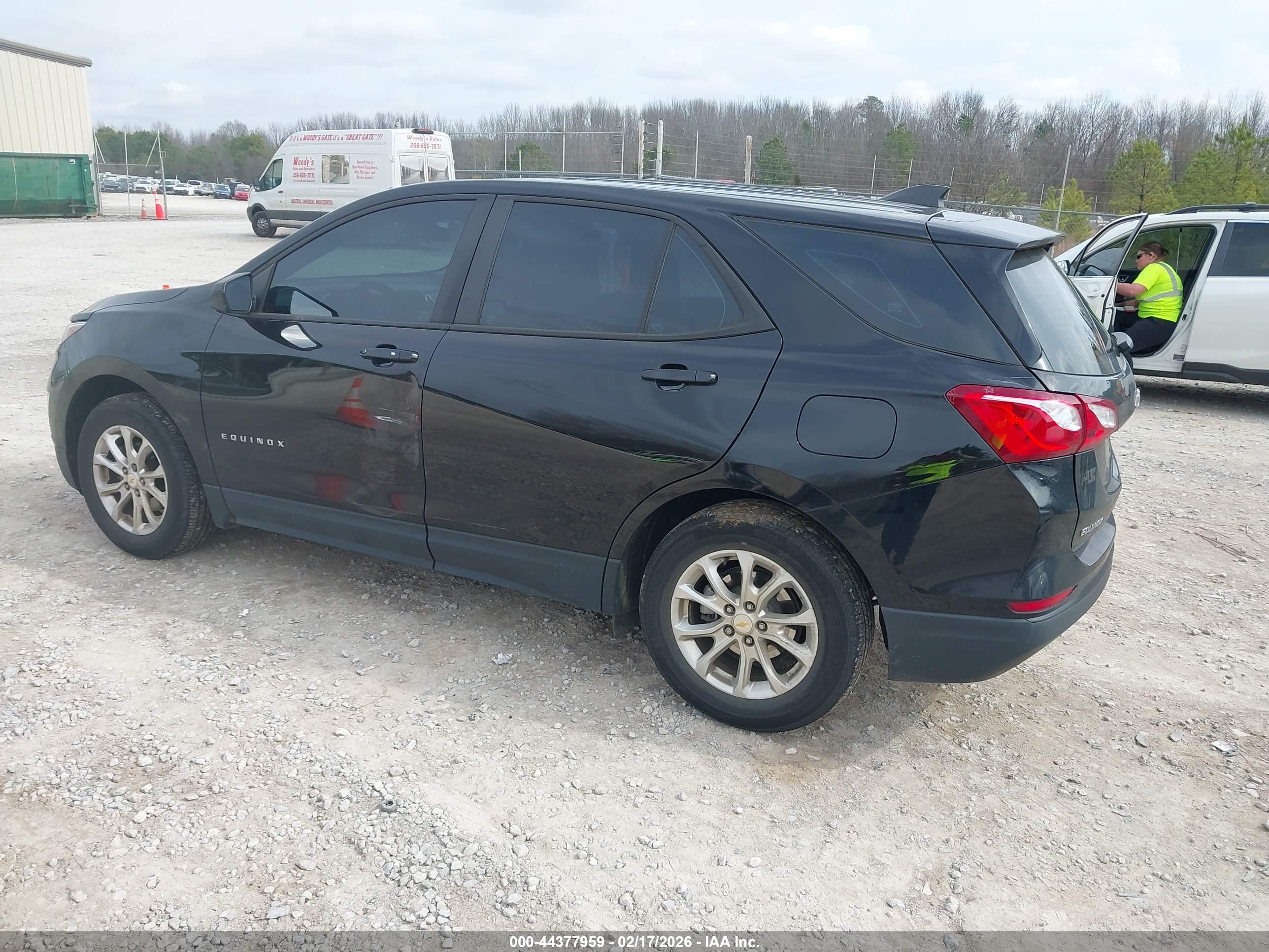 CHEVROLET EQUINOX image 3