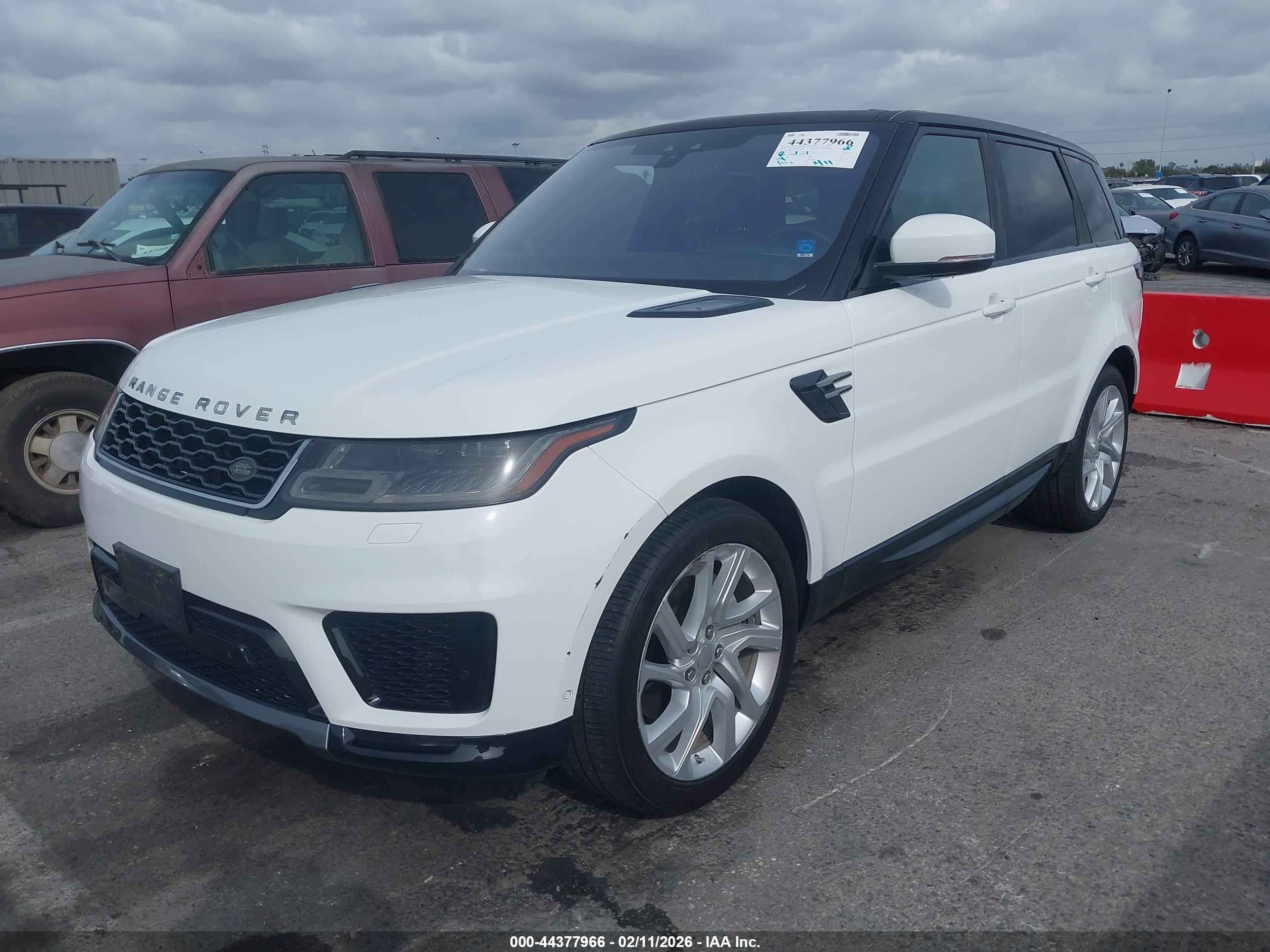 LAND ROVER image 2