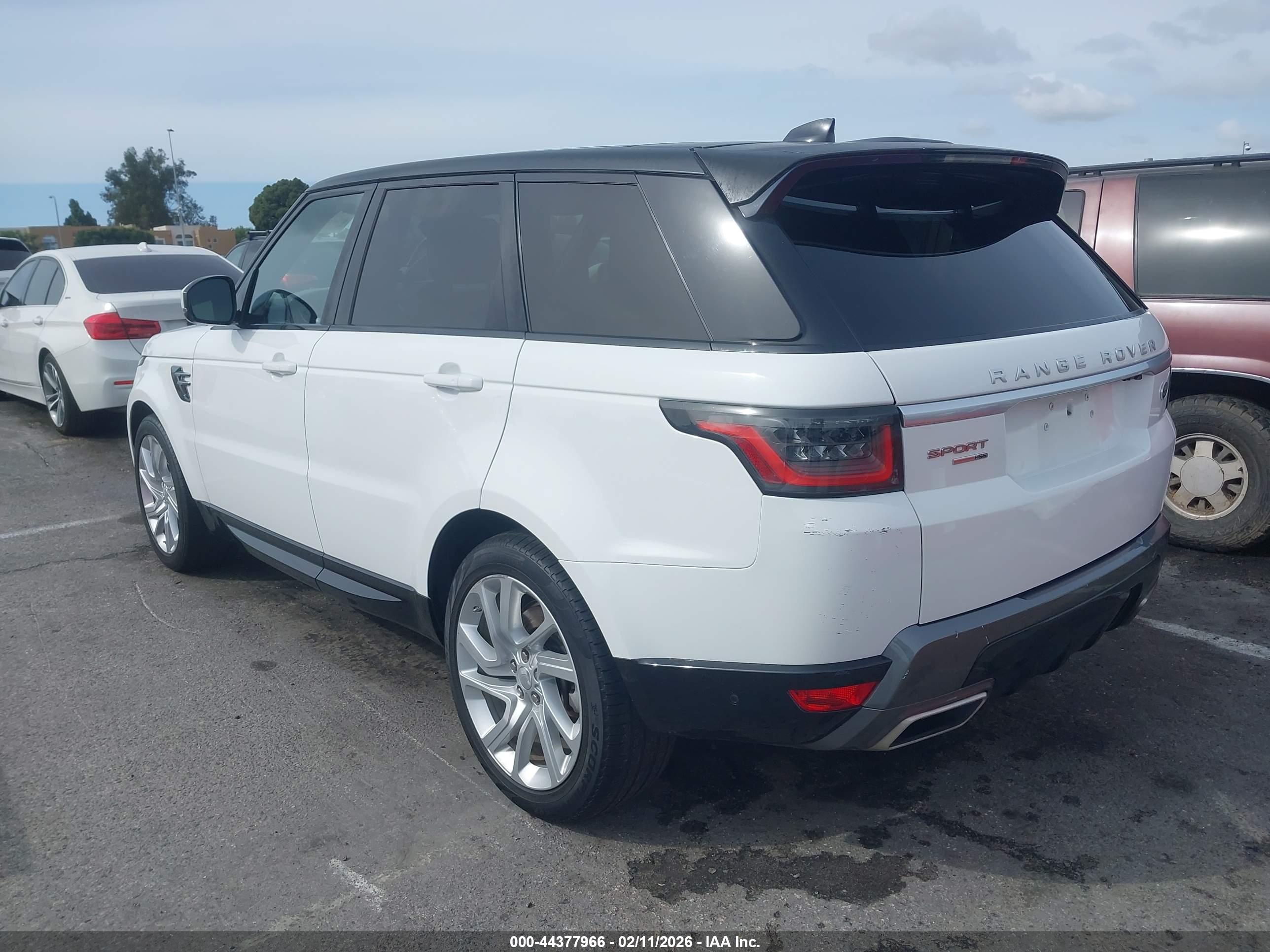 LAND ROVER image 3