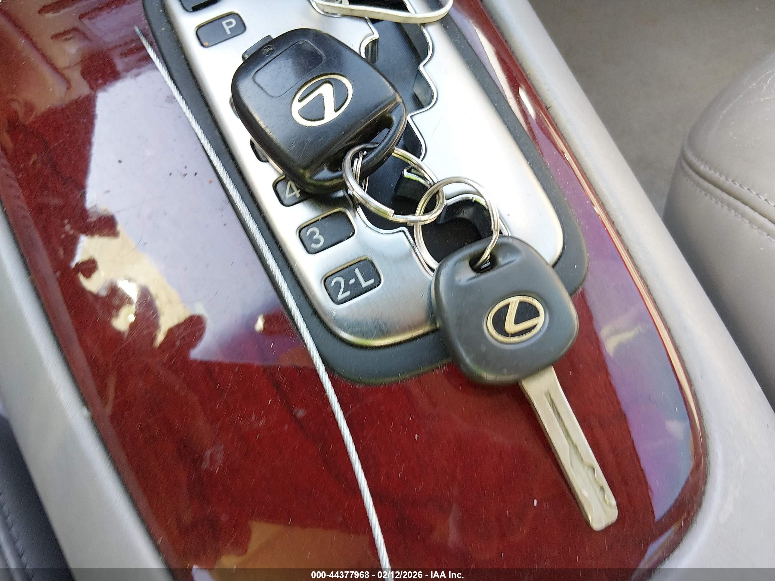 LEXUS ES image 11