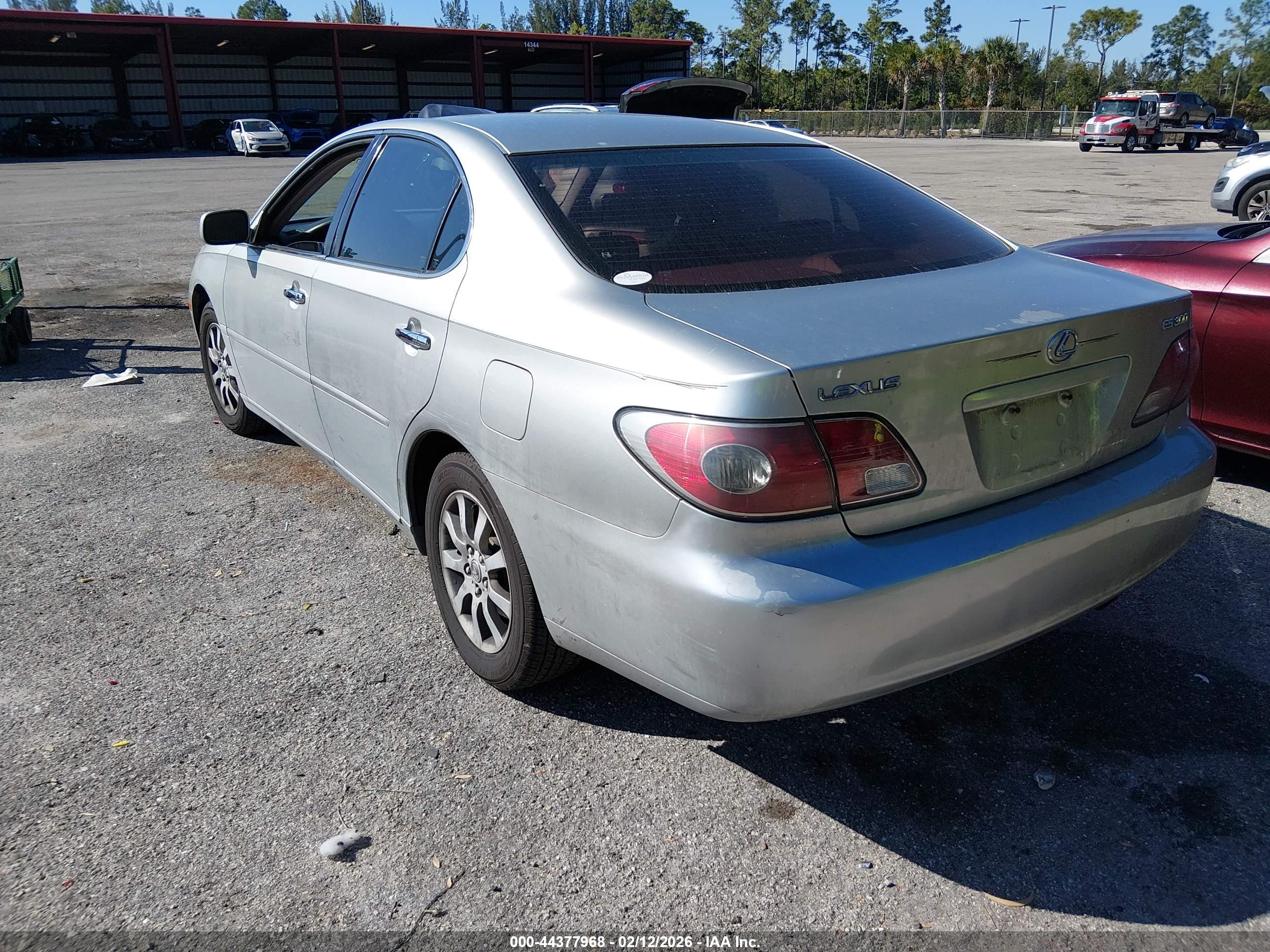 LEXUS ES image 3