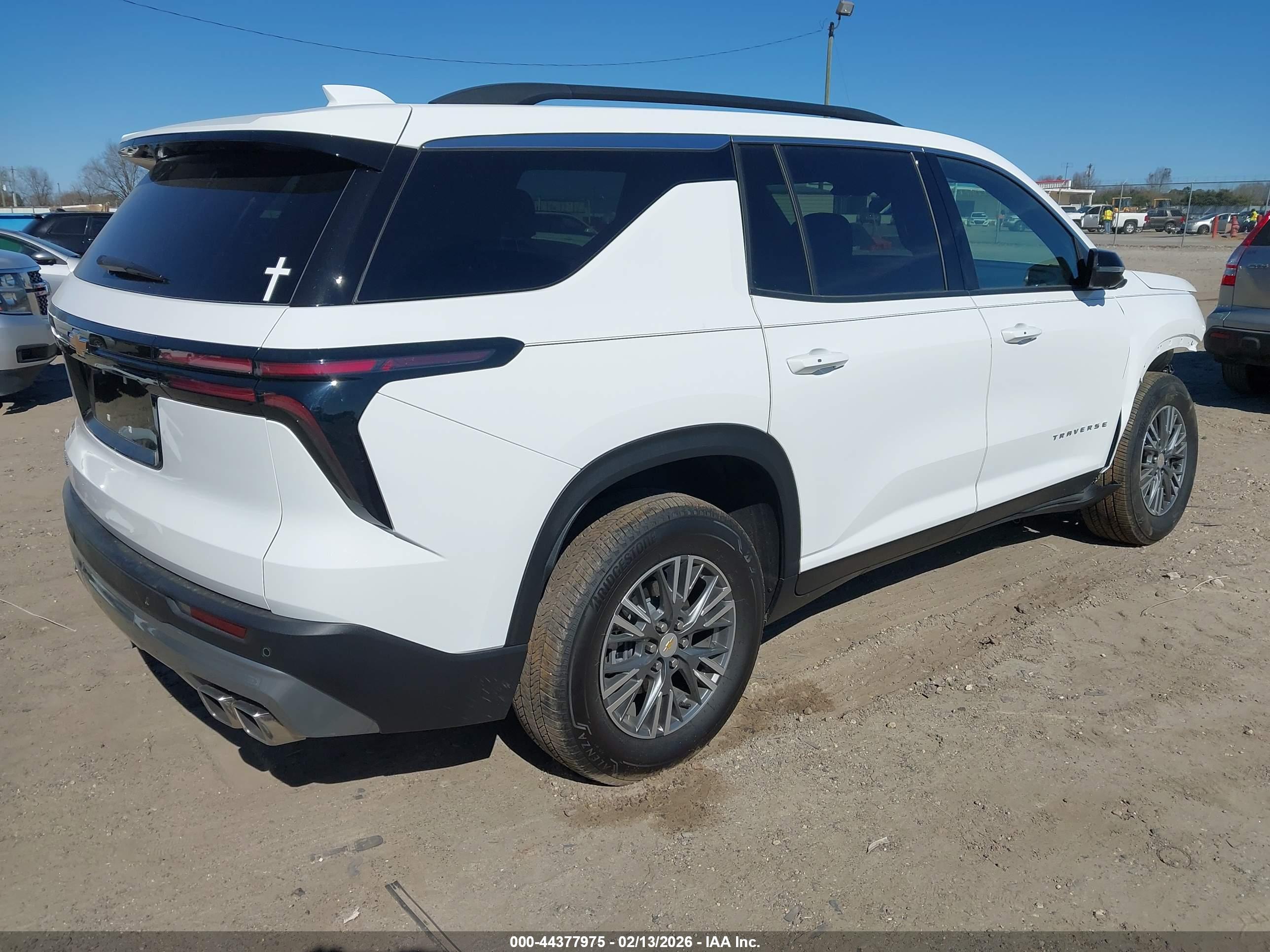 CHEVROLET TRAVERSE image 4