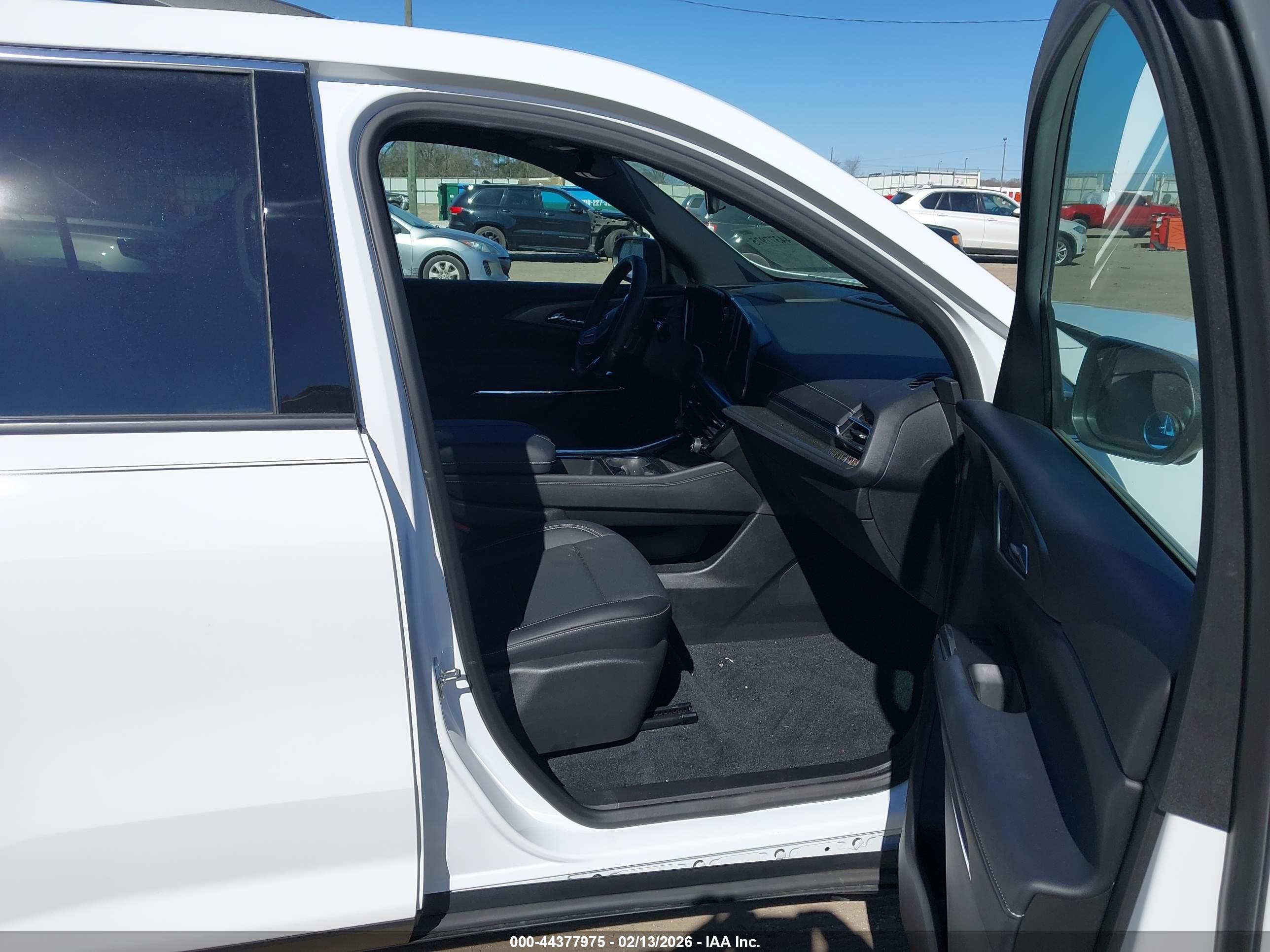 CHEVROLET TRAVERSE image 5