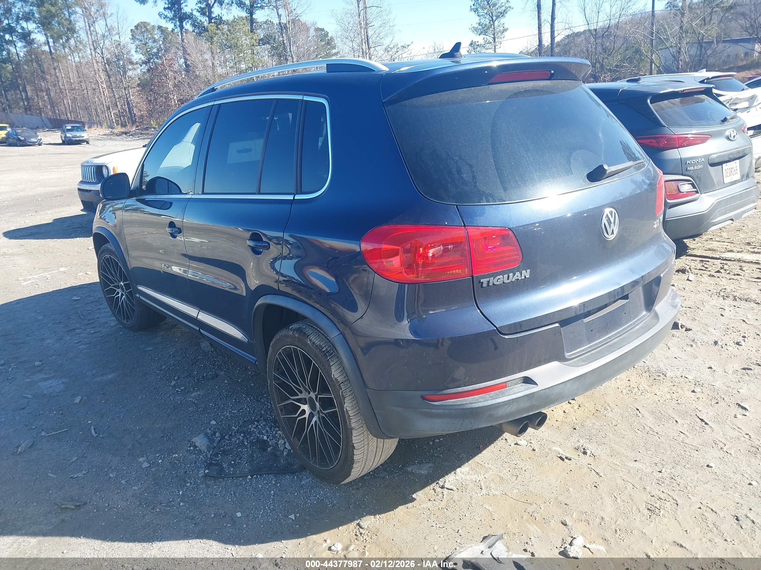 VOLKSWAGEN TIGUAN image 3