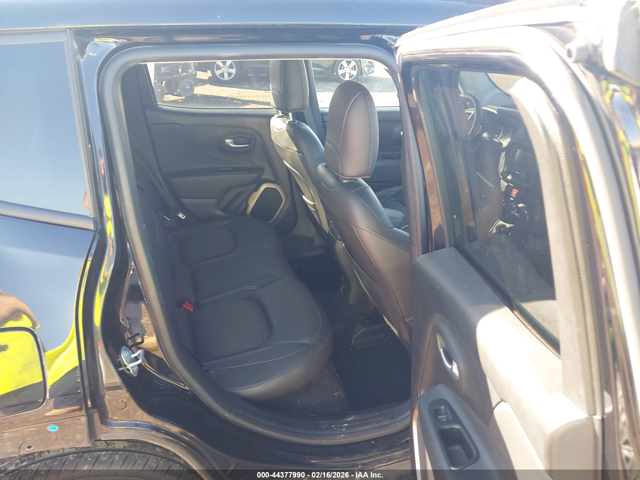 JEEP RENEGADE image 8