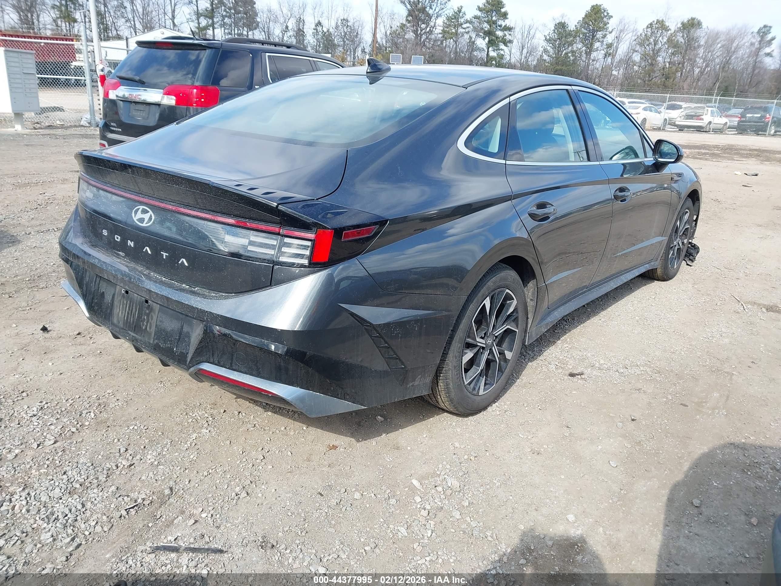 HYUNDAI SONATA image 4
