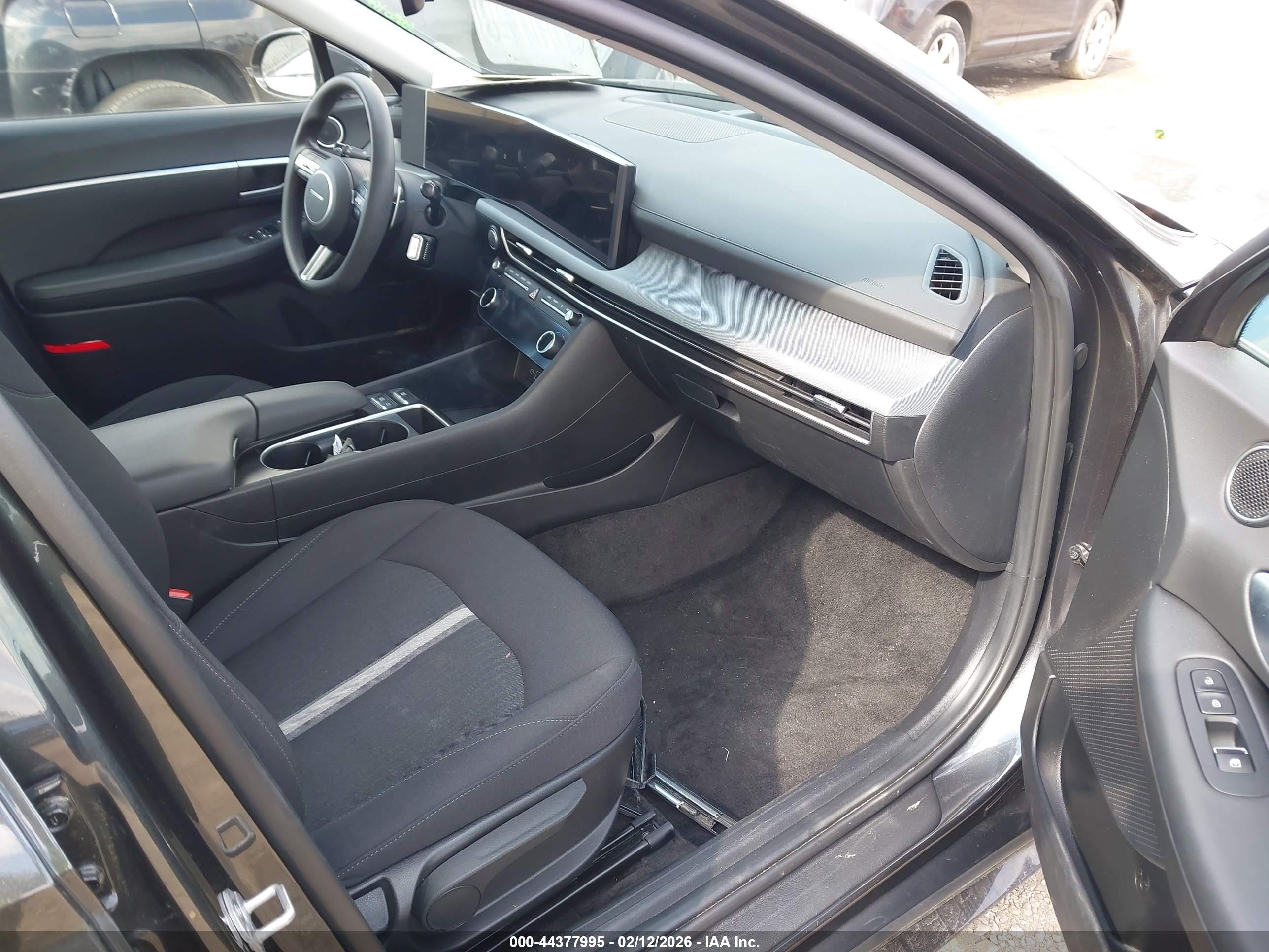 HYUNDAI SONATA image 5