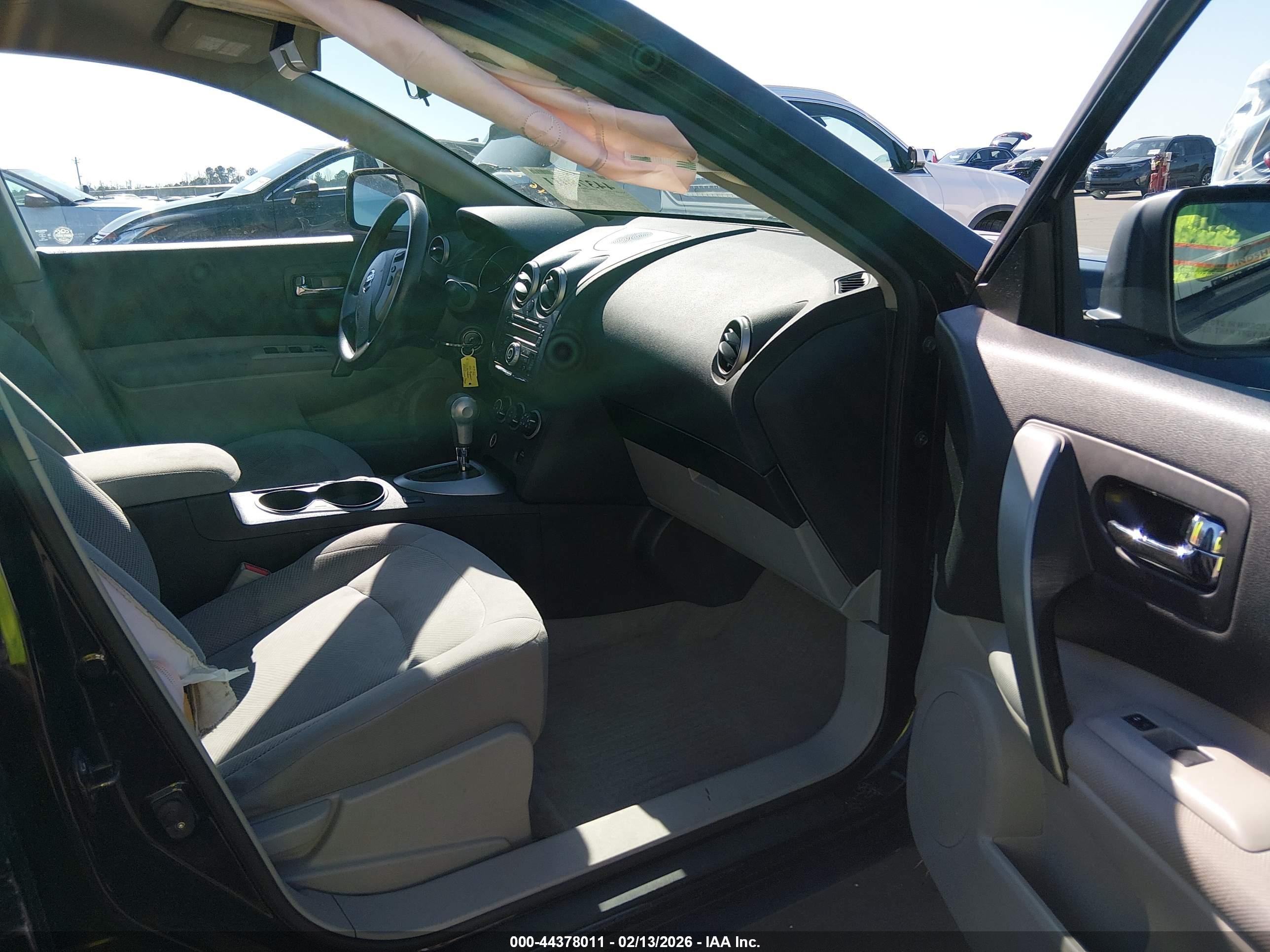NISSAN ROGUE image 5