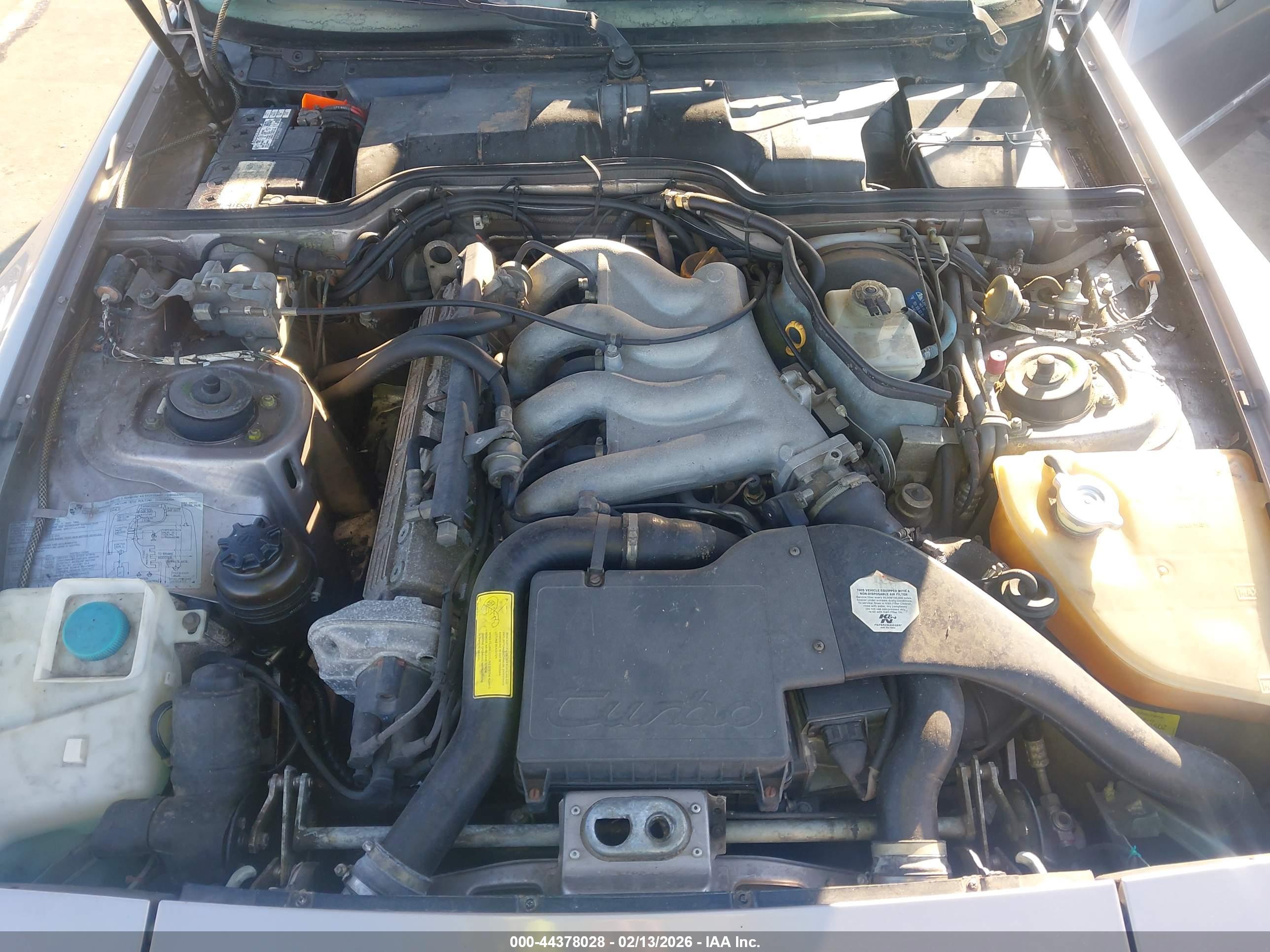 PORSCHE 944 image 10