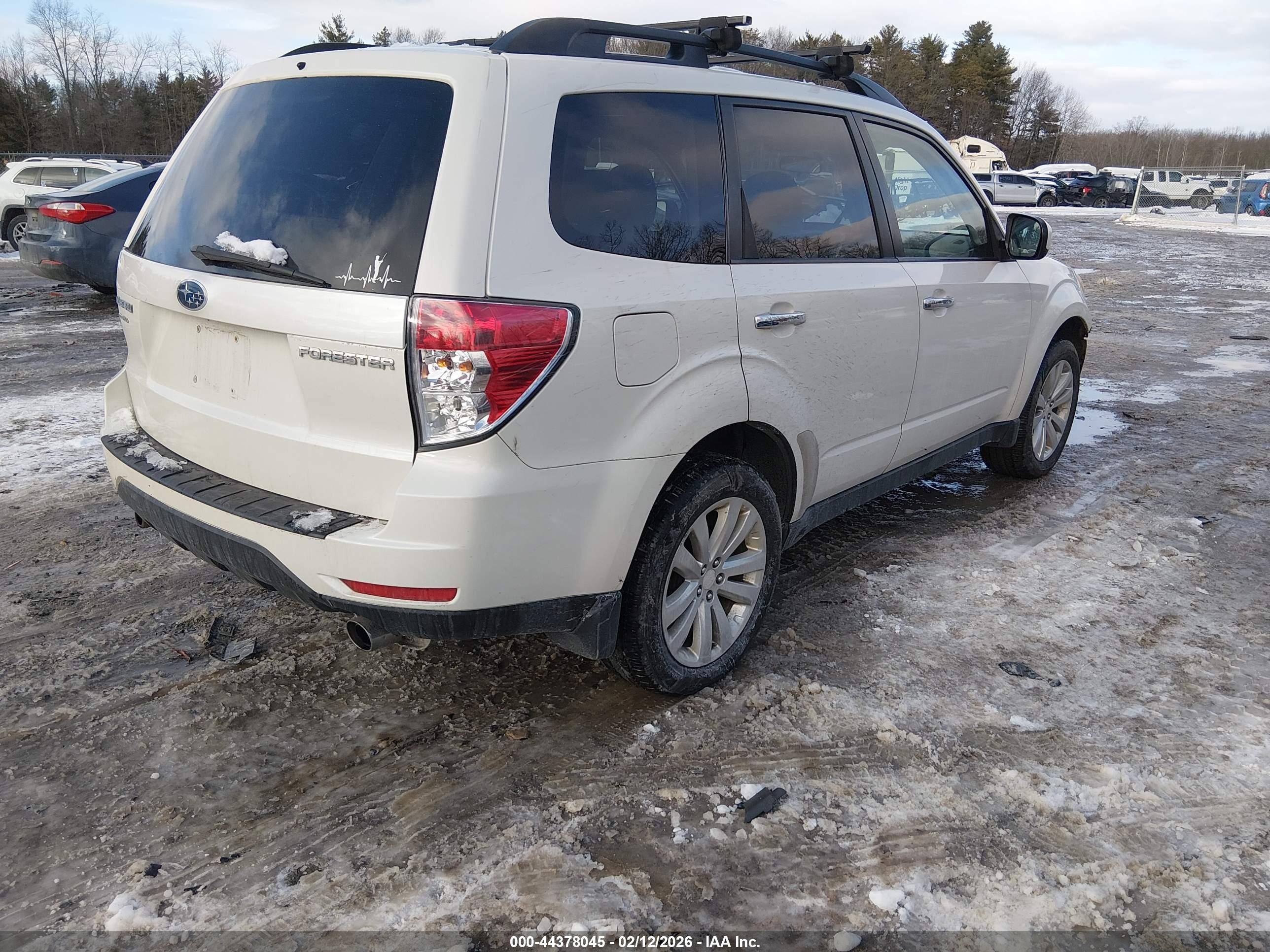 SUBARU FORESTER image 4