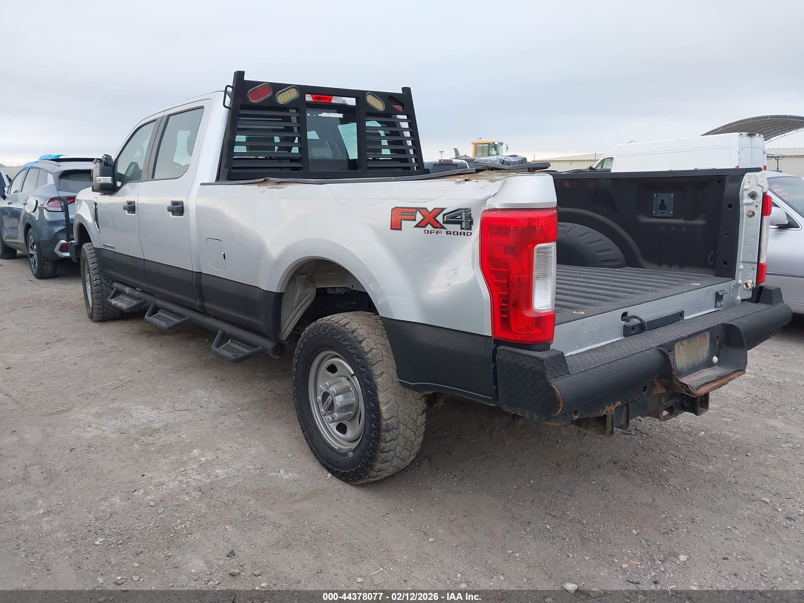 FORD F-350 image 3