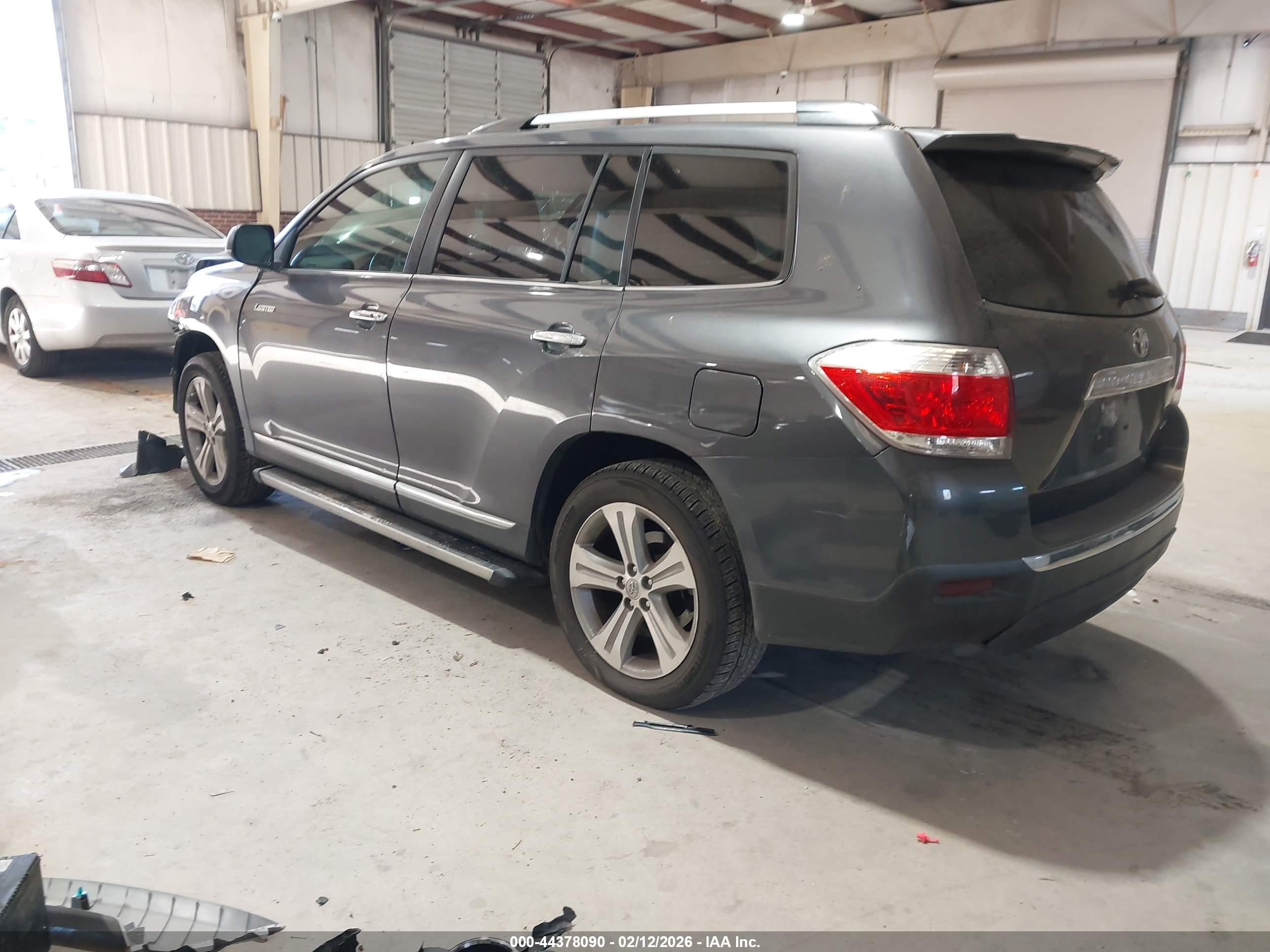 TOYOTA HIGHLANDER image 3