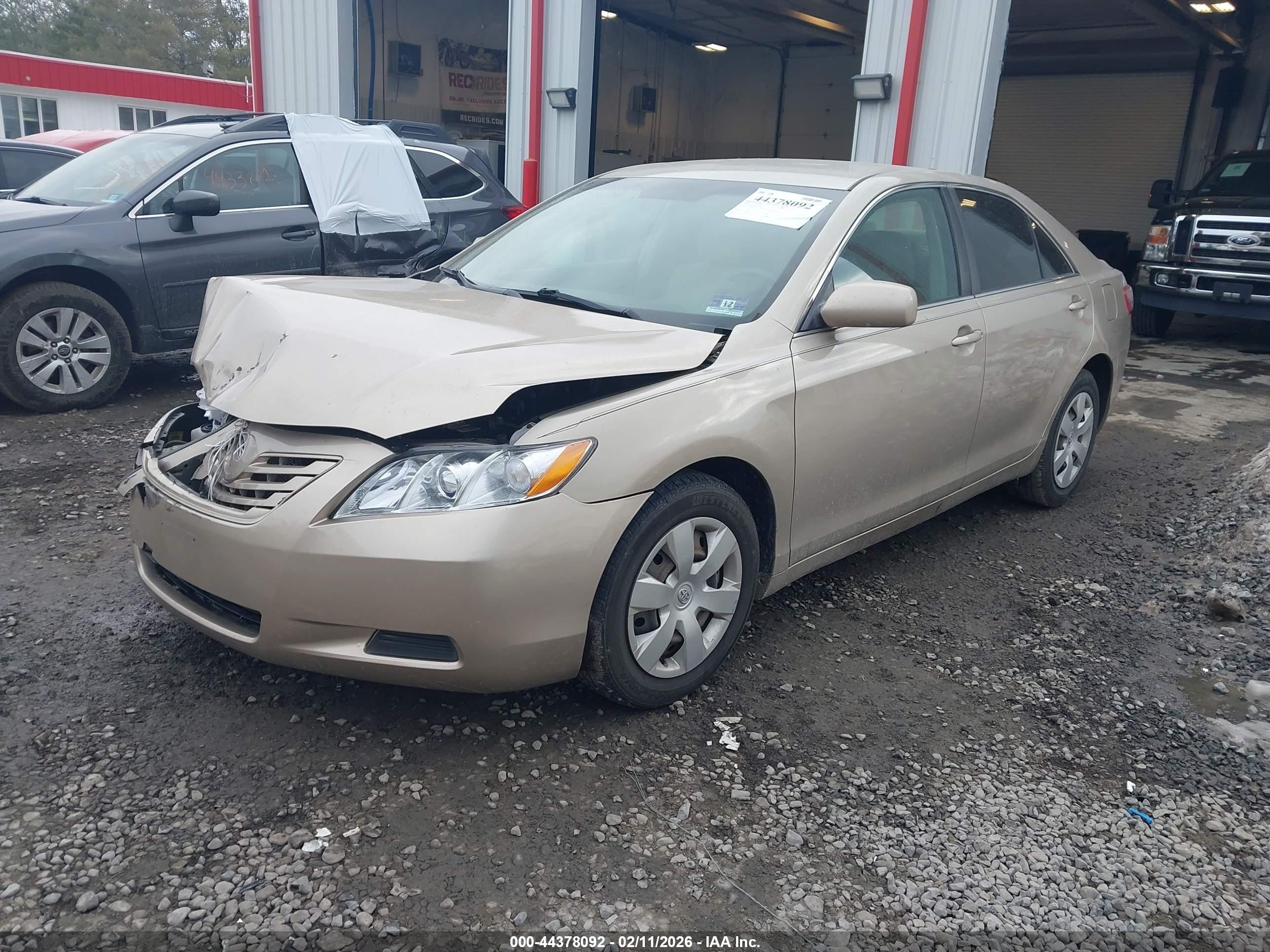 TOYOTA CAMRY image 2