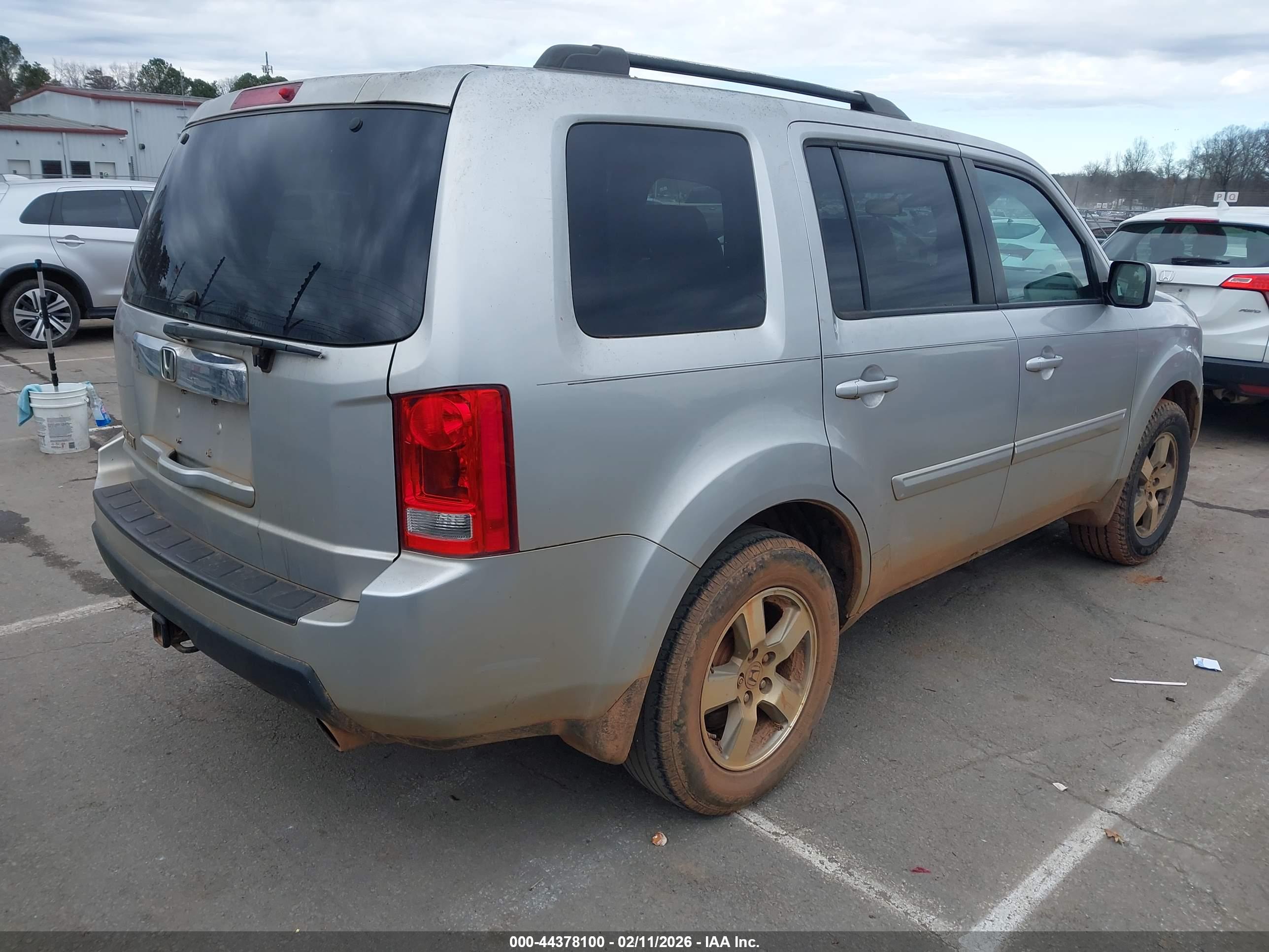 HONDA PILOT image 4