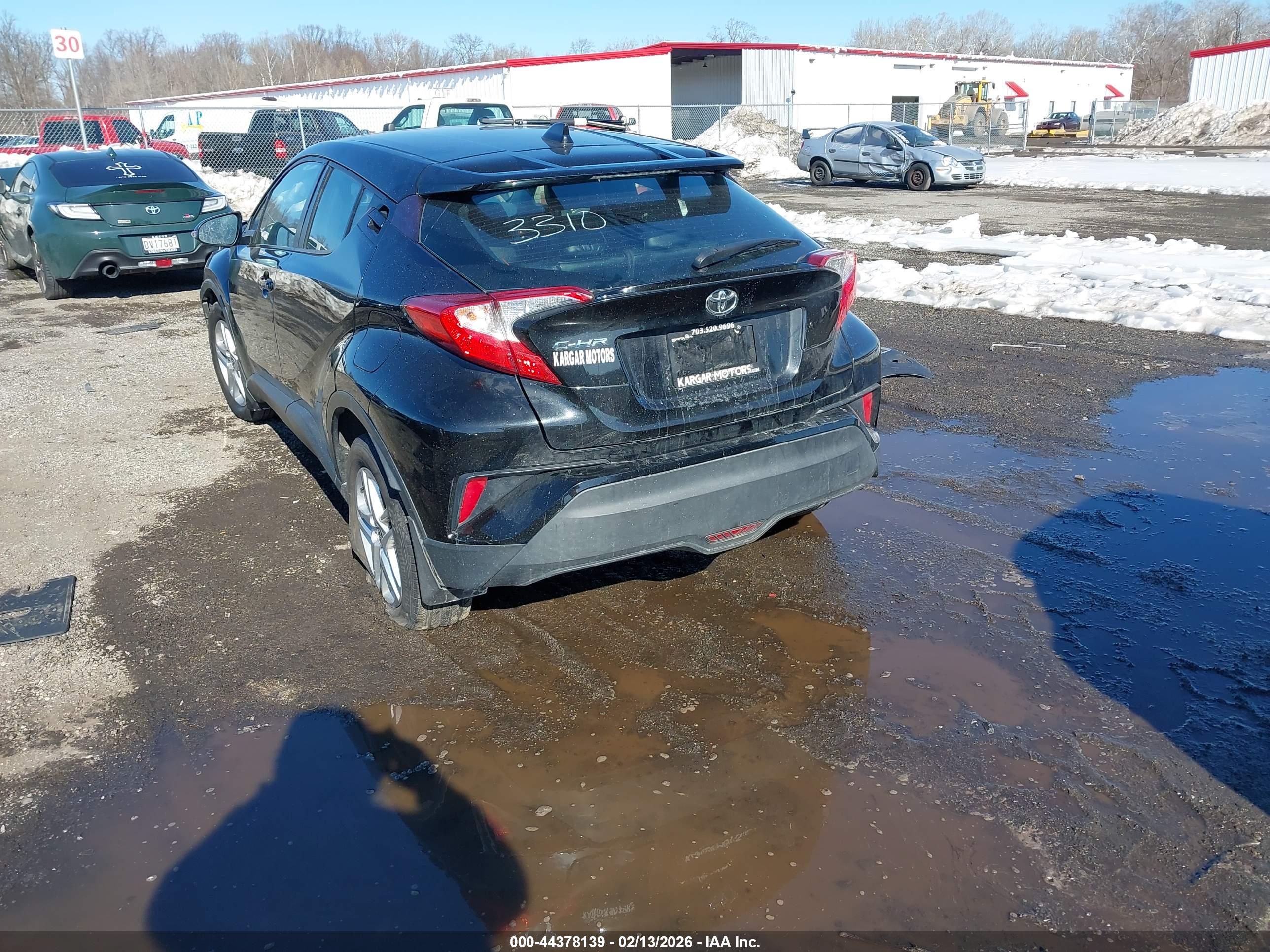 TOYOTA C-HR image 3