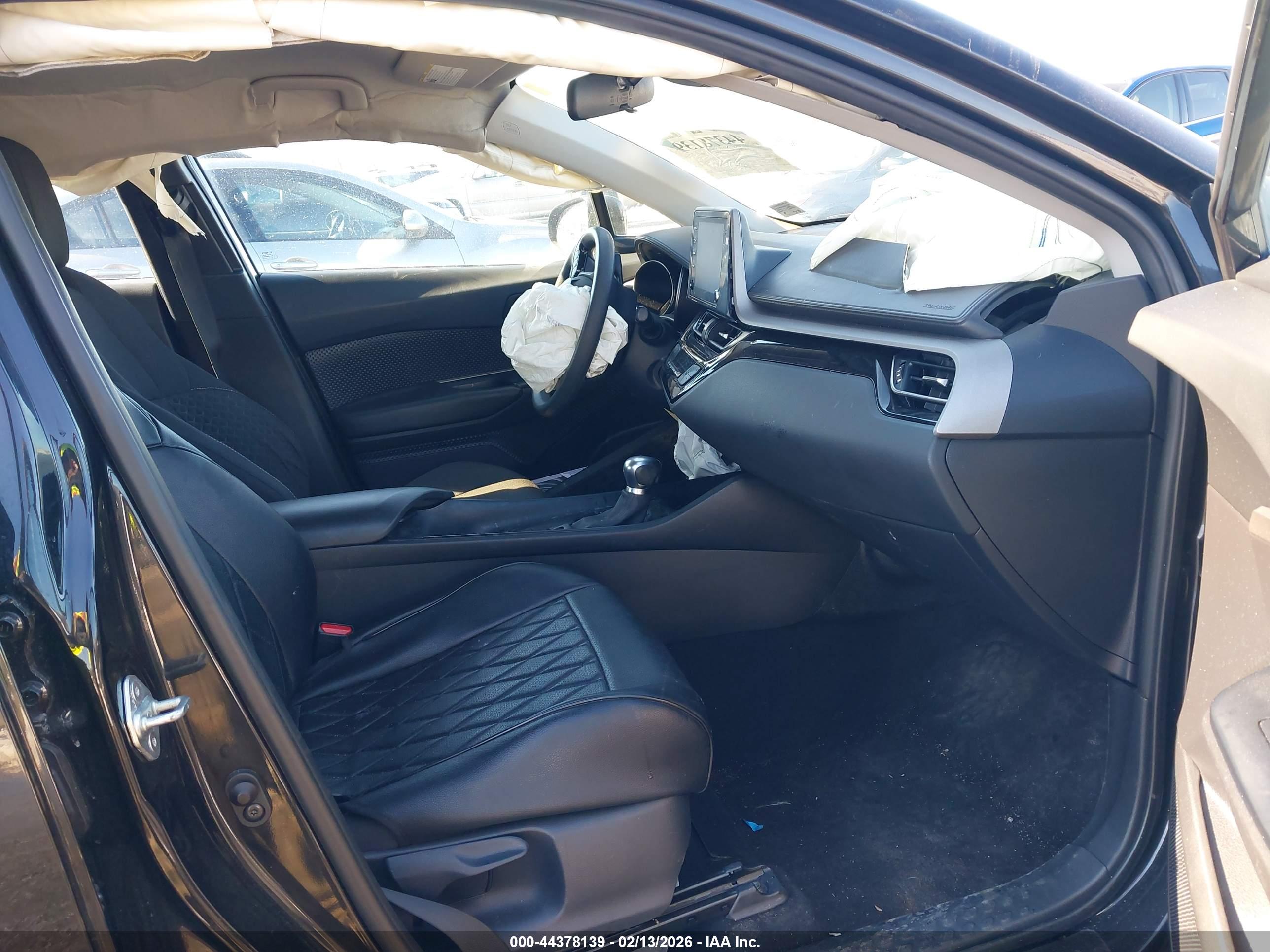 TOYOTA C-HR image 5