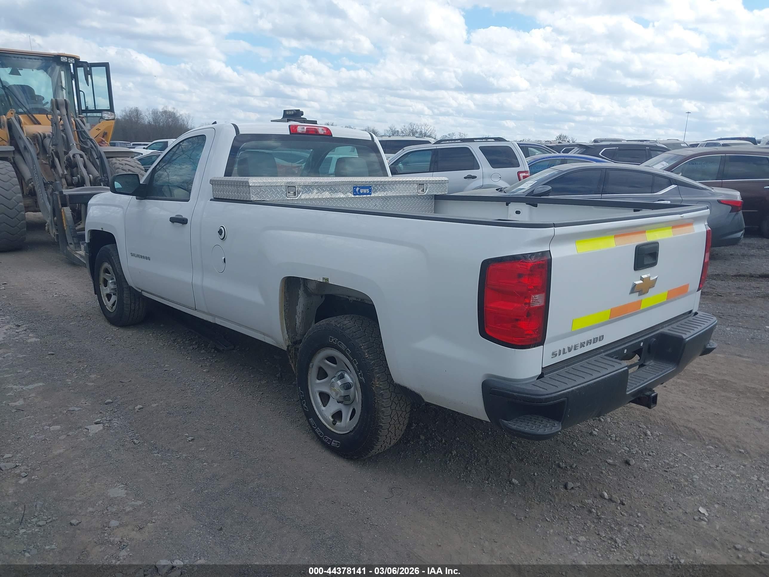 CHEVROLET SILVERADO image 3