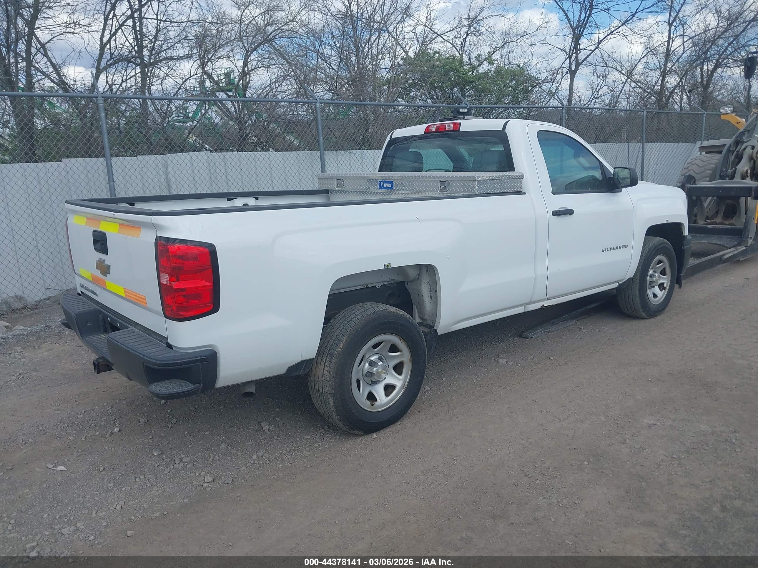 CHEVROLET SILVERADO image 4