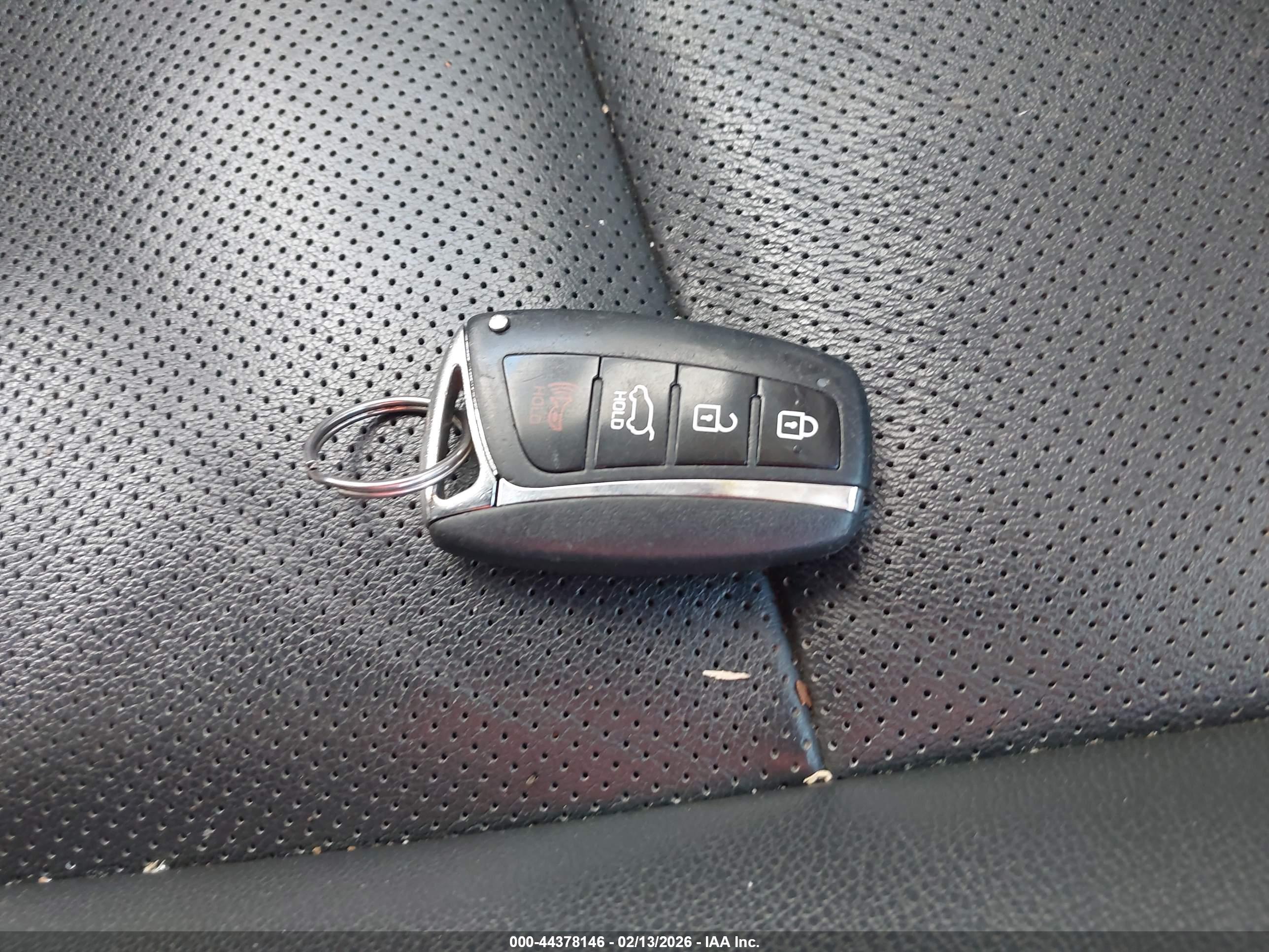 HYUNDAI SANTA image 11