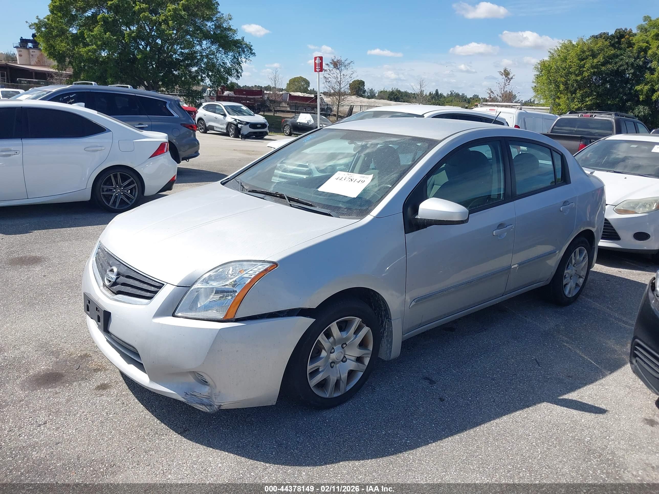 NISSAN SENTRA image 2