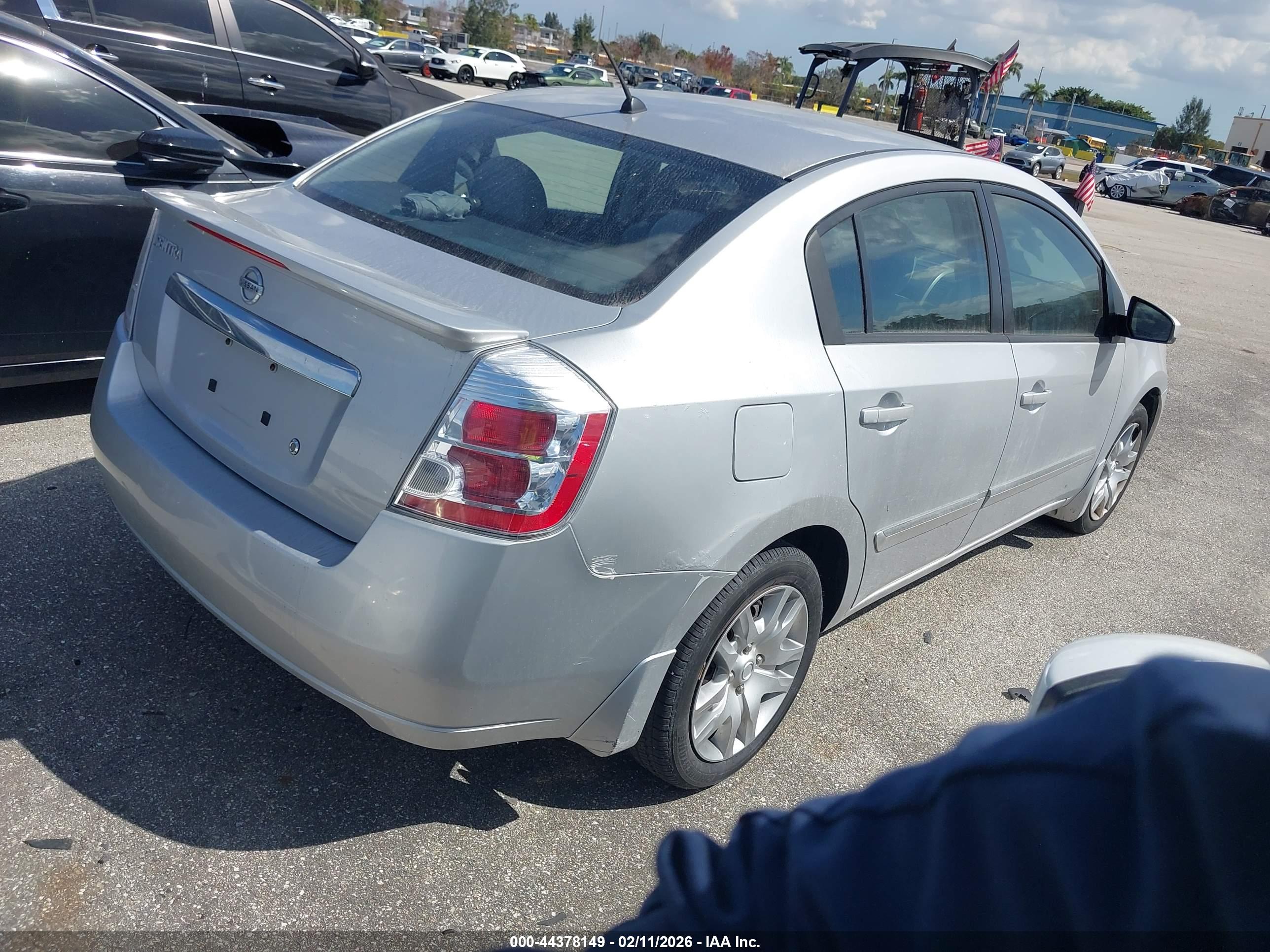 NISSAN SENTRA image 4