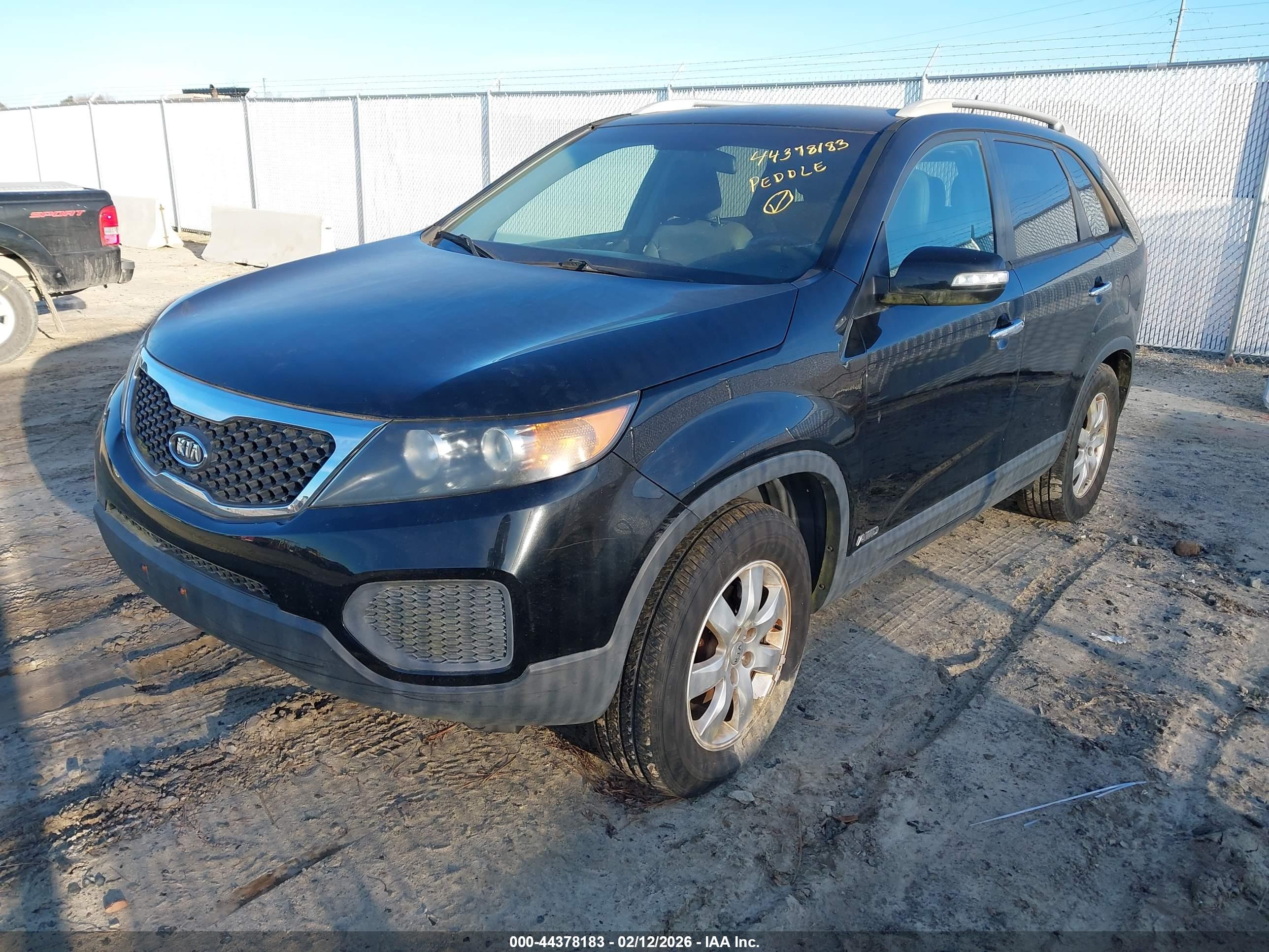 KIA SORENTO image 2