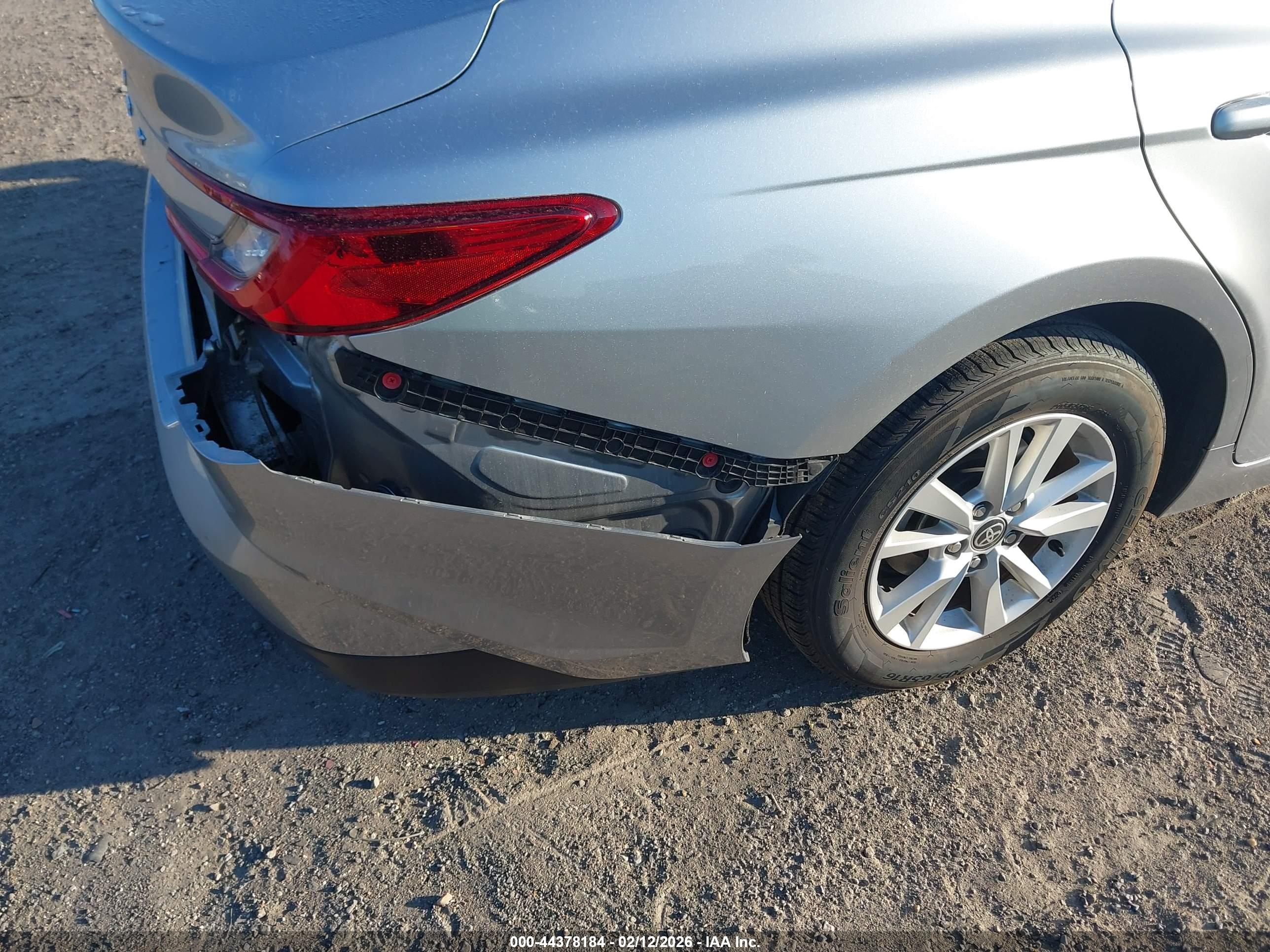 TOYOTA CAMRY image 6
