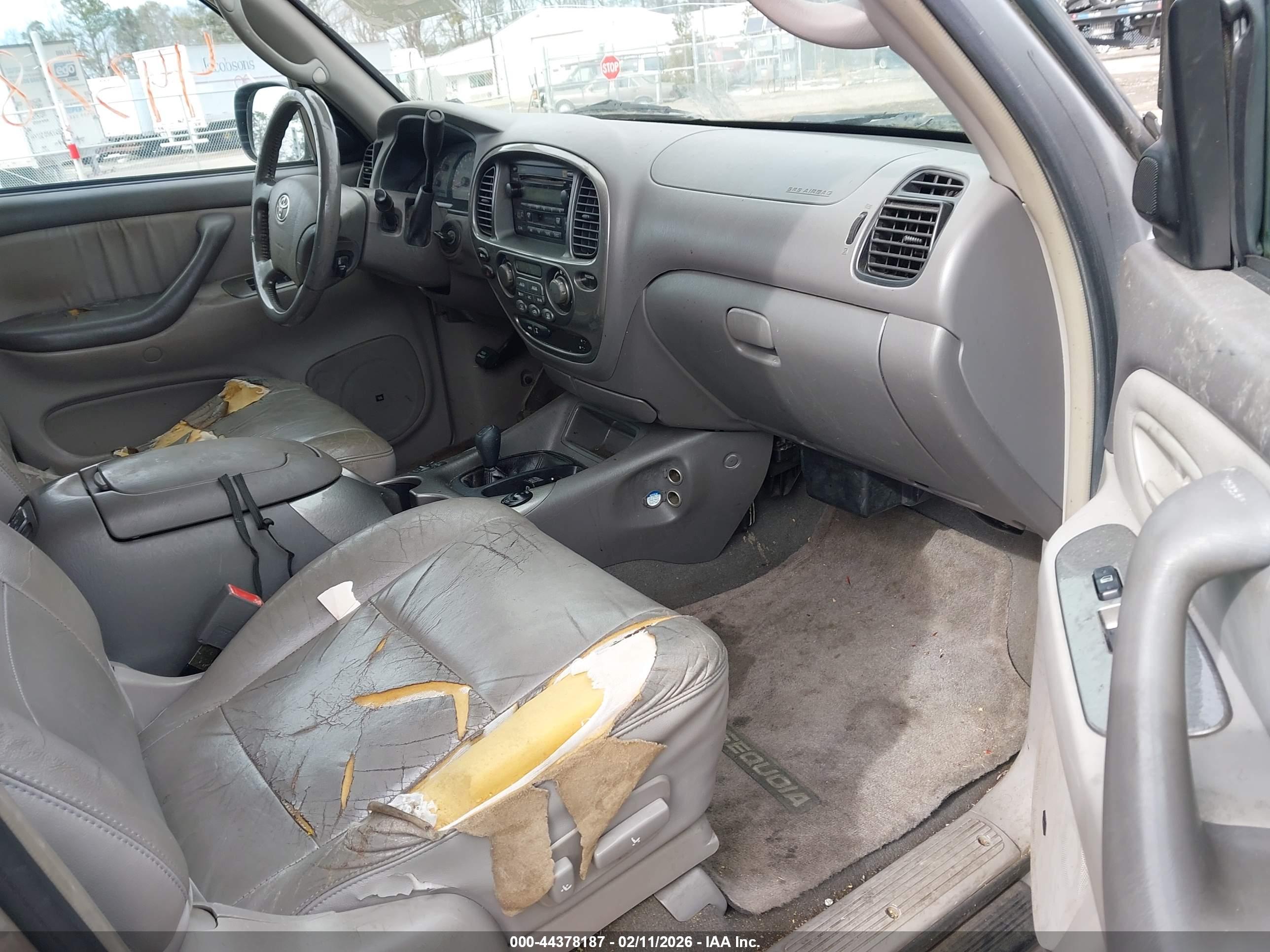 TOYOTA SEQUOIA image 5