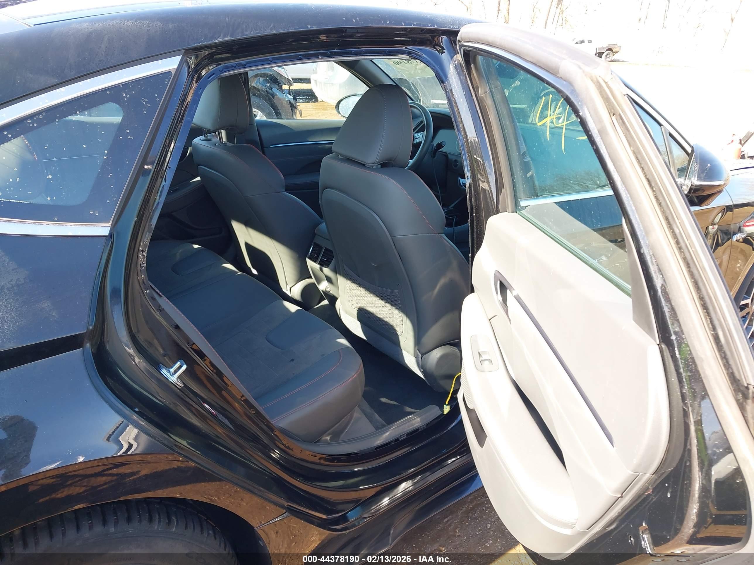 HYUNDAI SONATA image 8