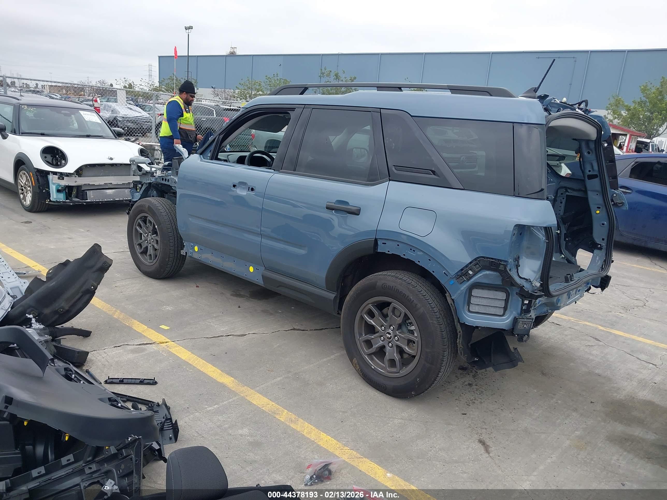 FORD BRONCO image 3