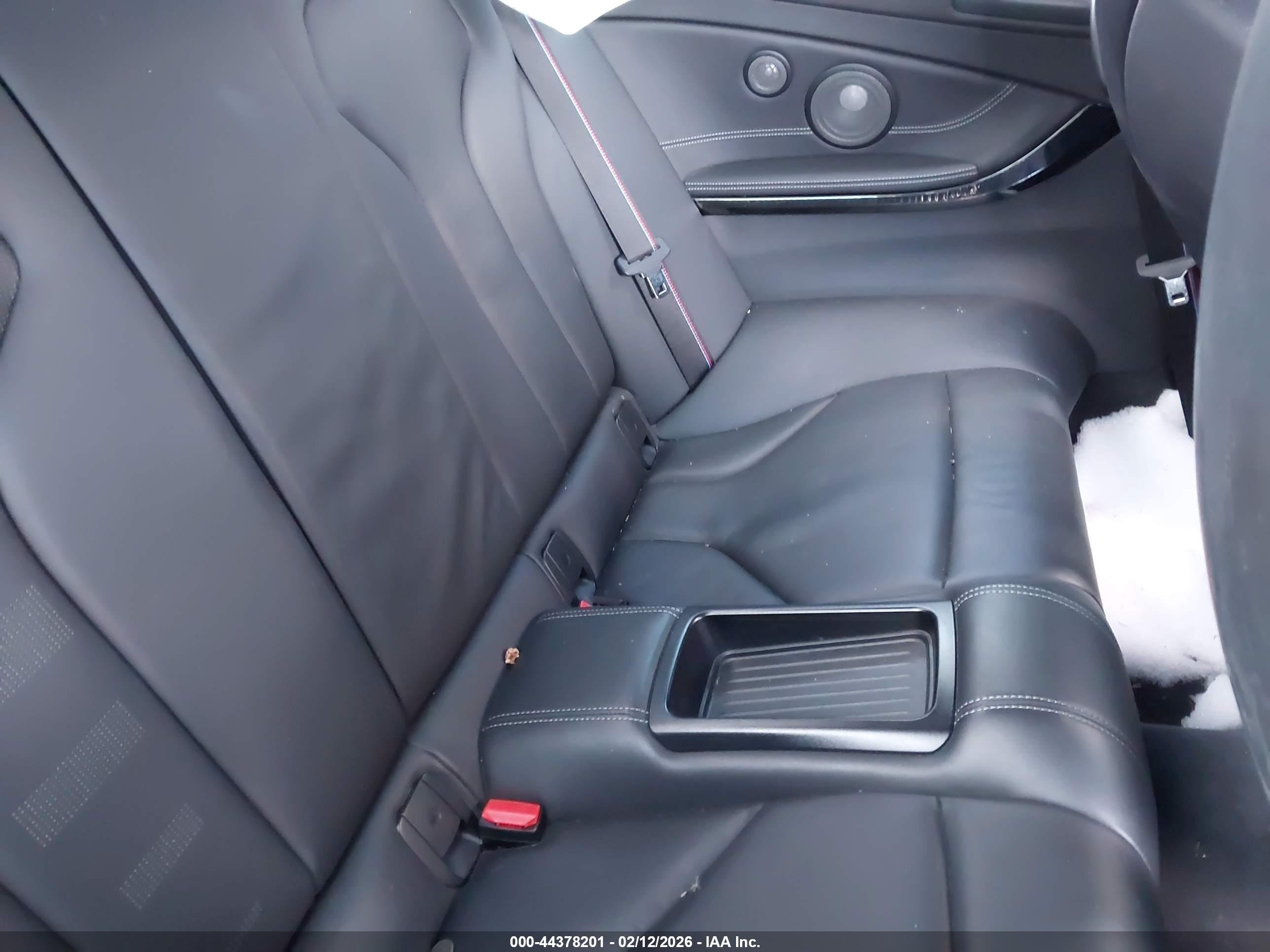 BMW M4 image 8