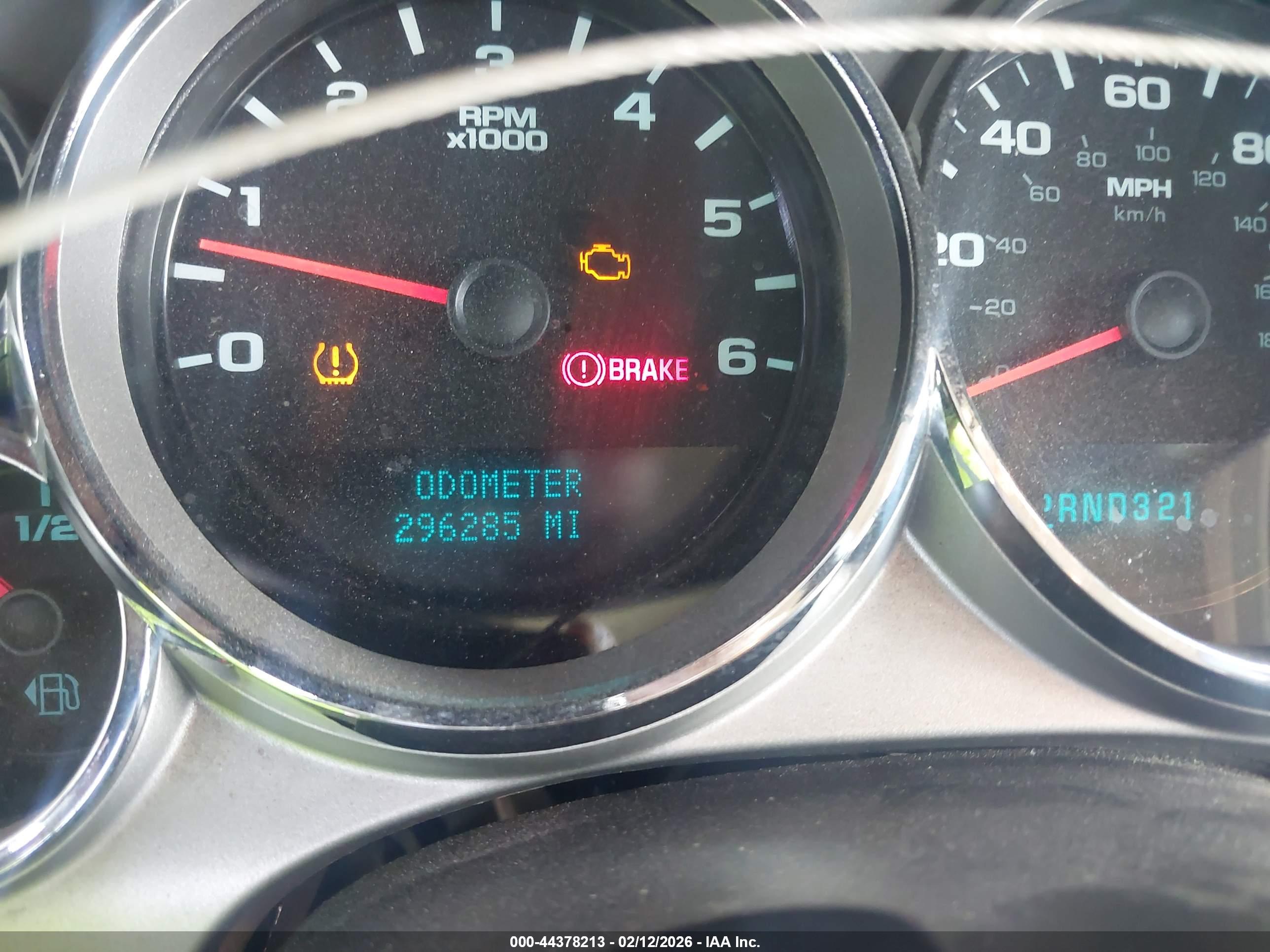 CHEVROLET SILVERADO image 7