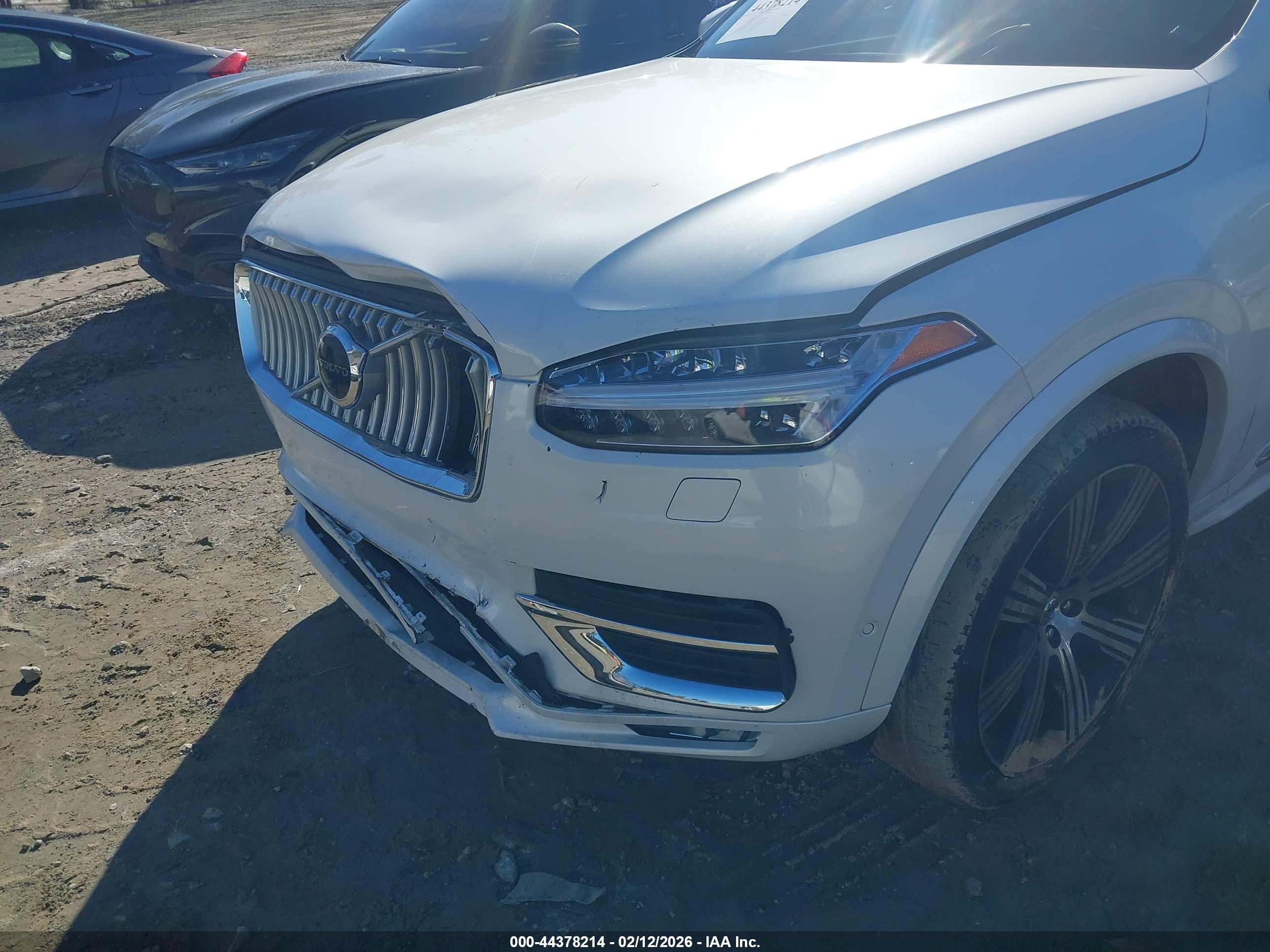 VOLVO XC90 image 6