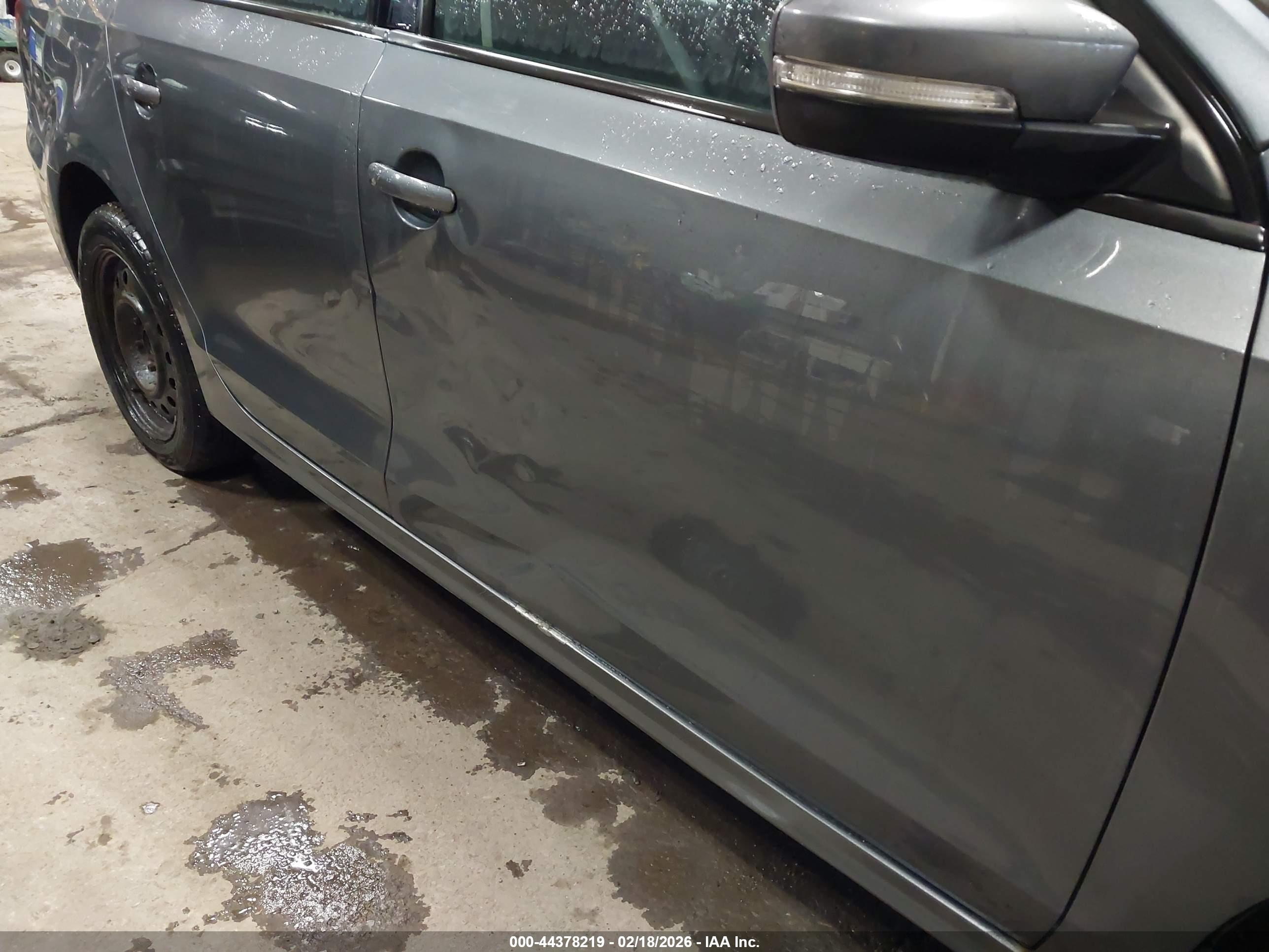 VOLKSWAGEN JETTA image 6