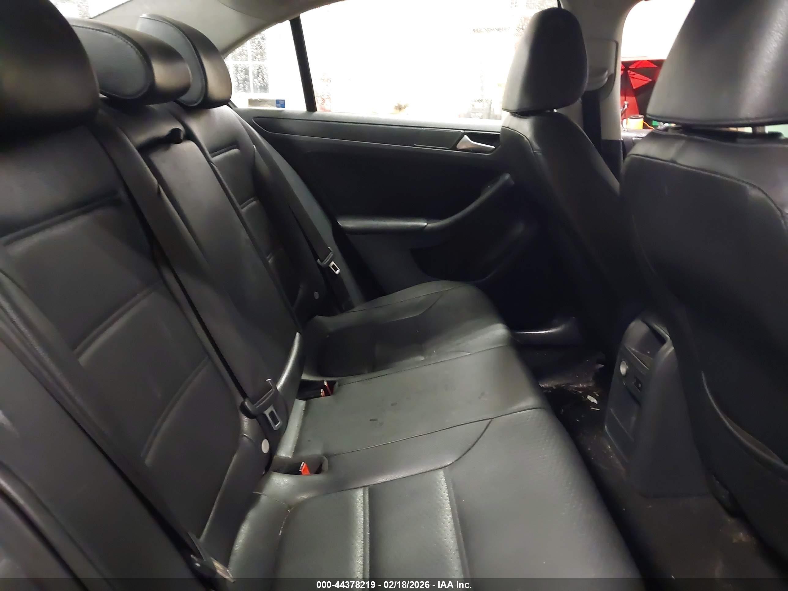 VOLKSWAGEN JETTA image 8