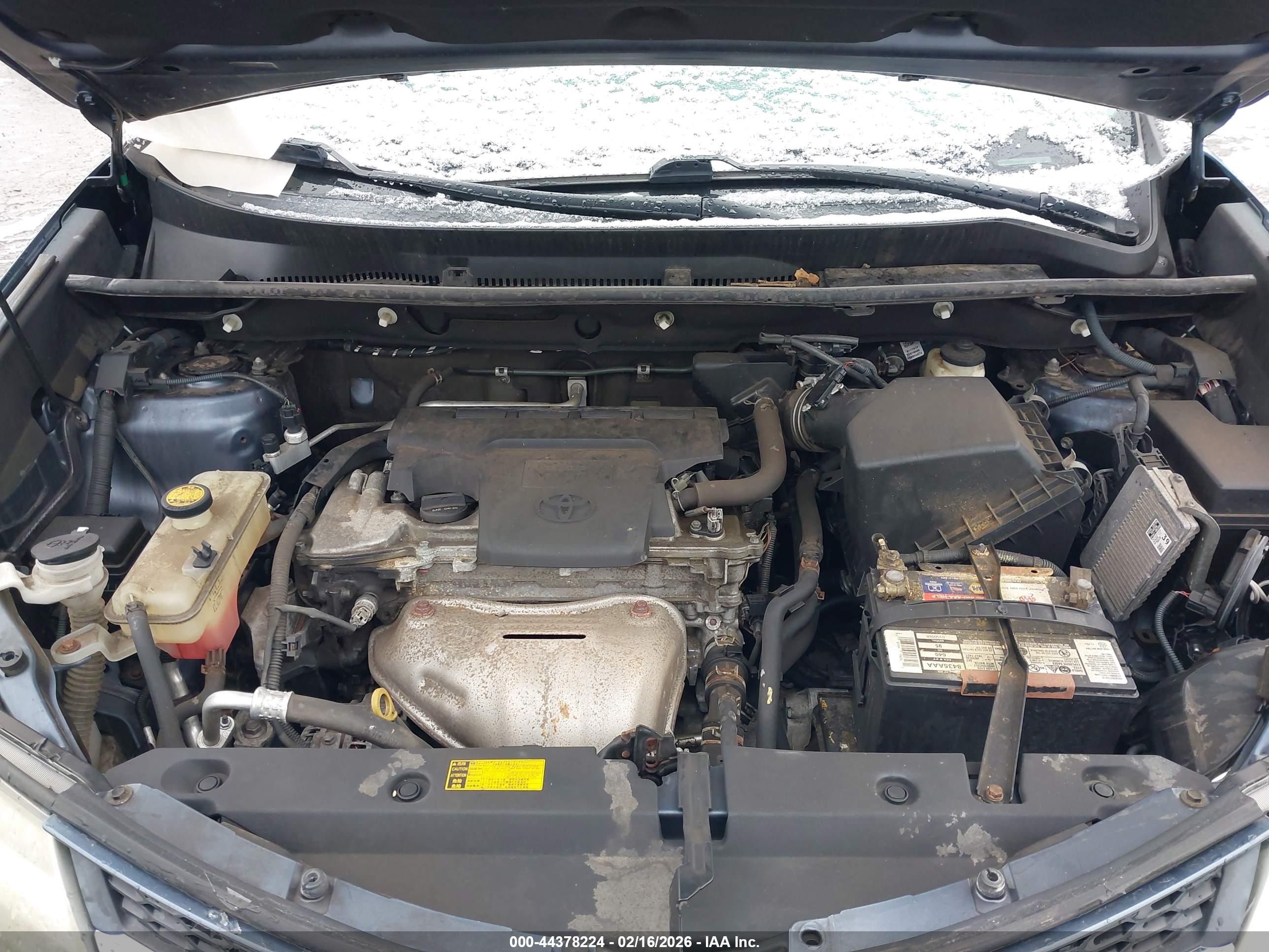 TOYOTA RAV4 image 10