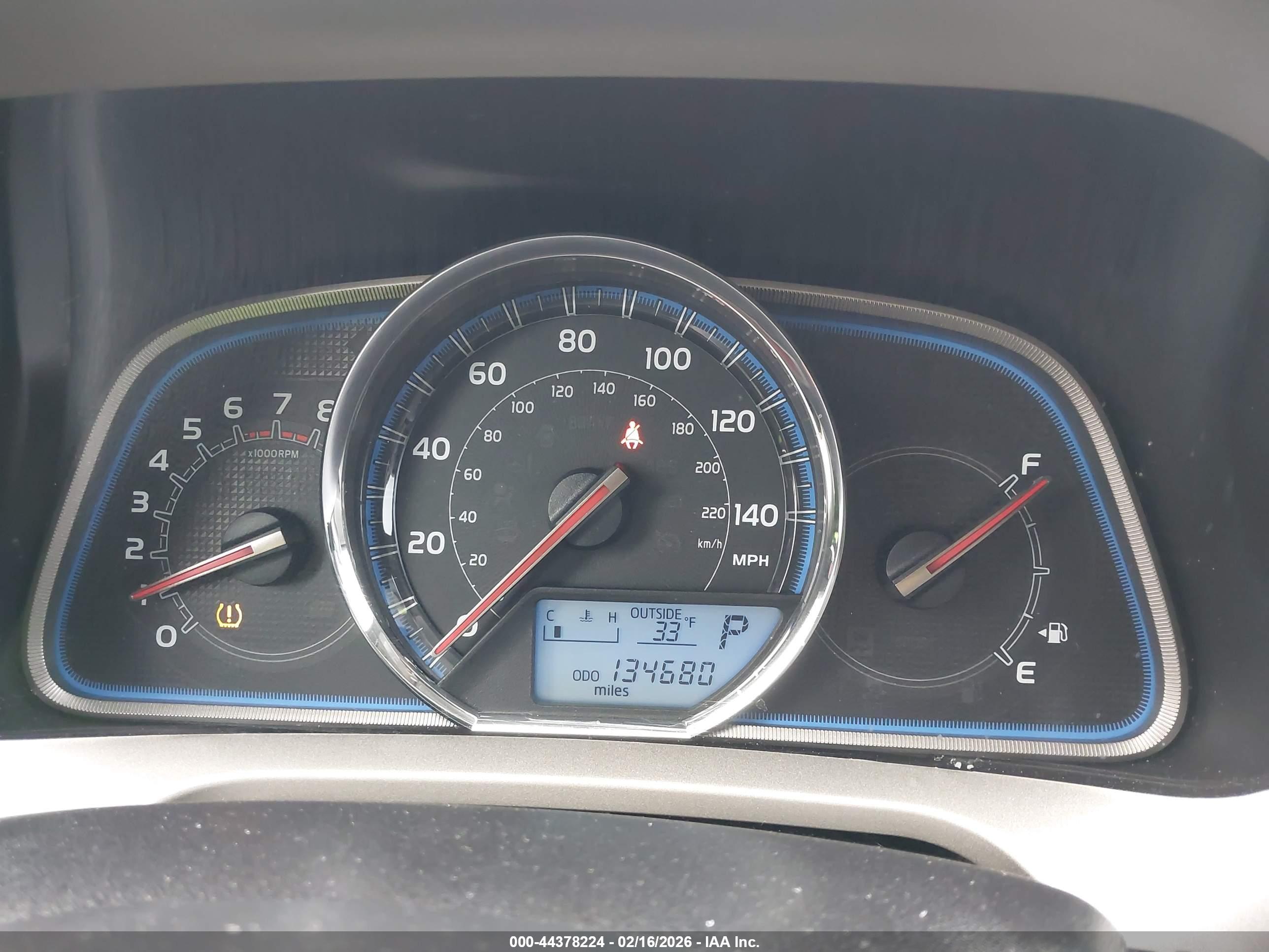 TOYOTA RAV4 image 7