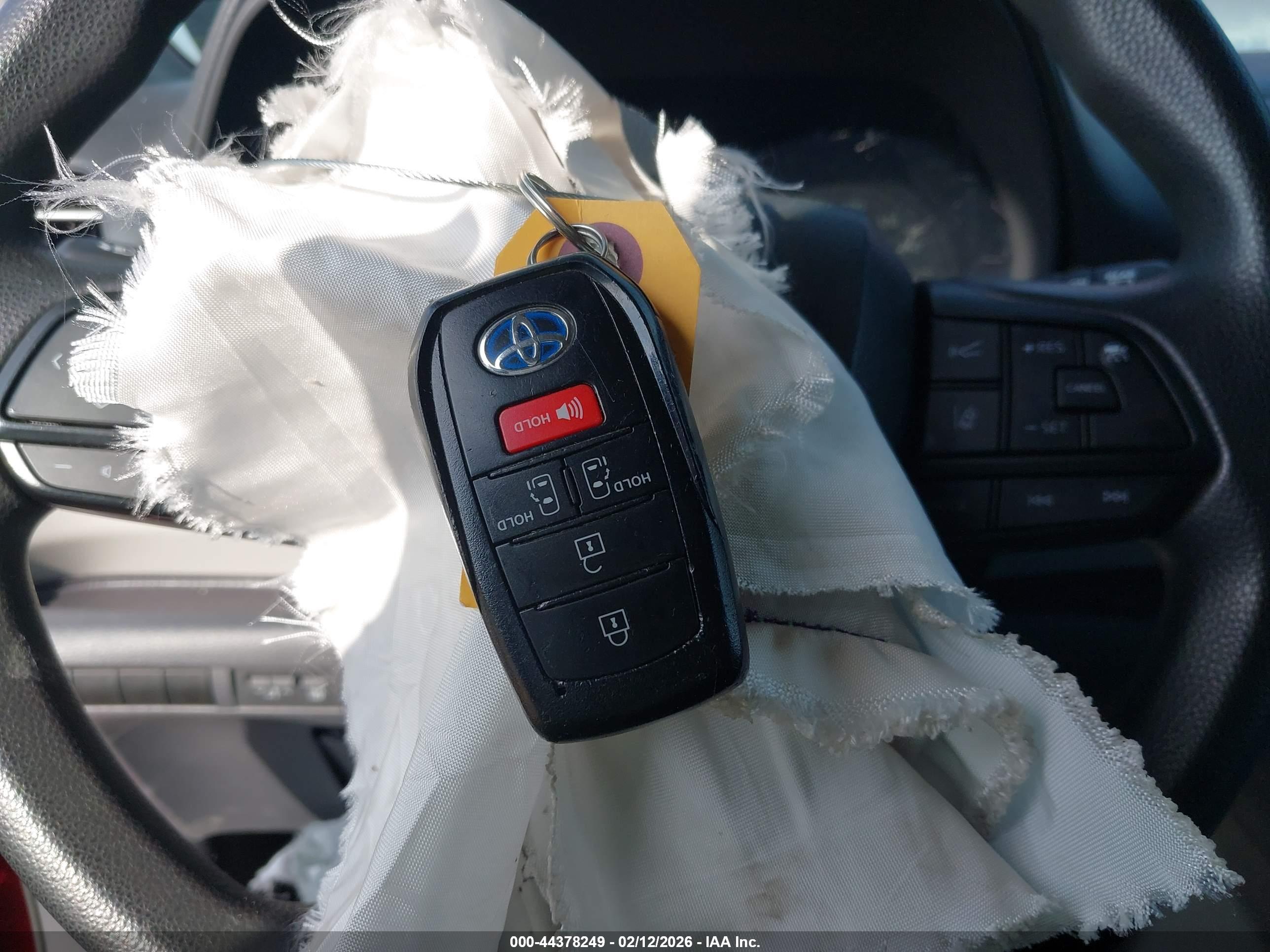 TOYOTA SIENNA image 11