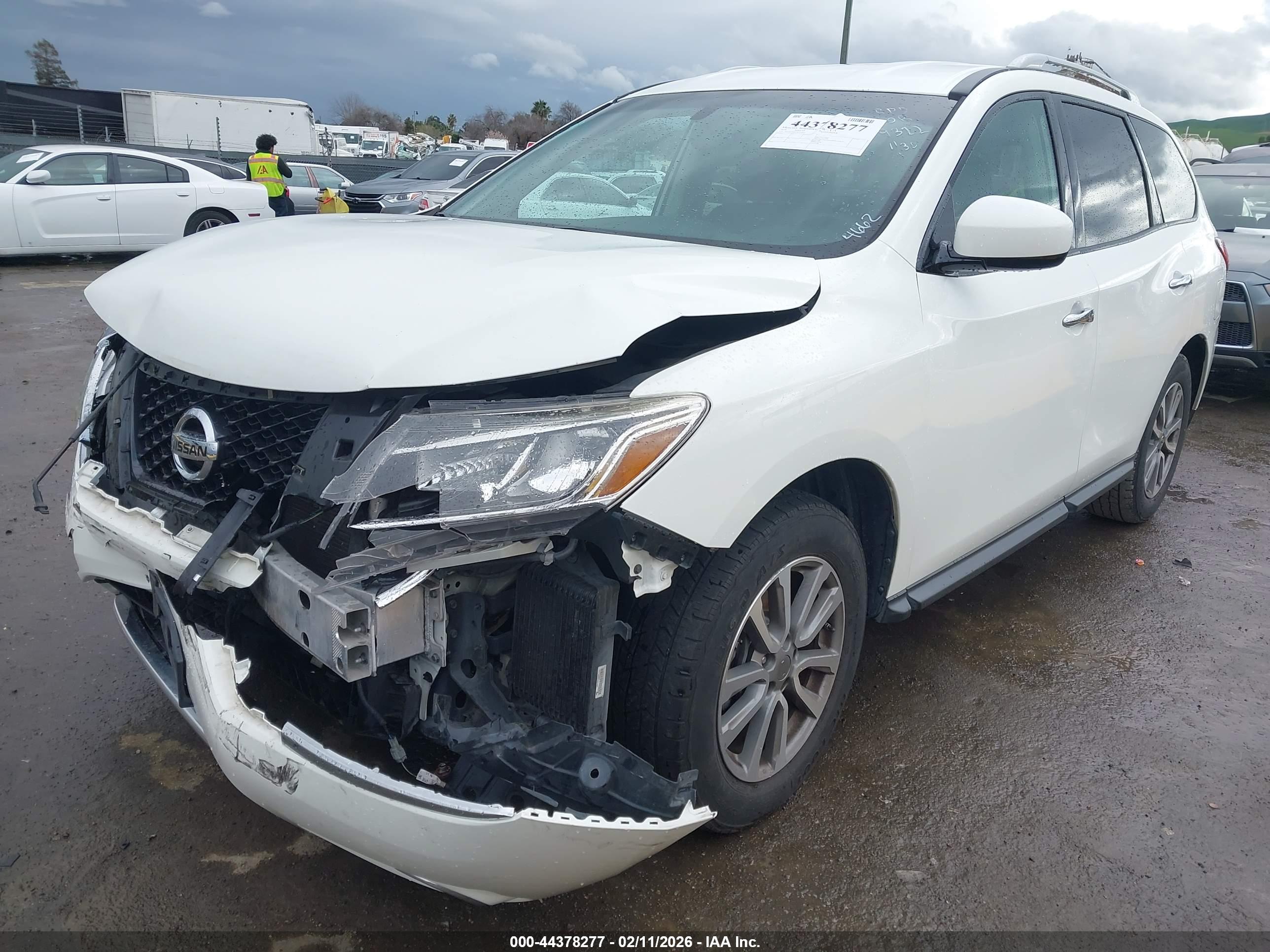 NISSAN PATHFINDER image 6