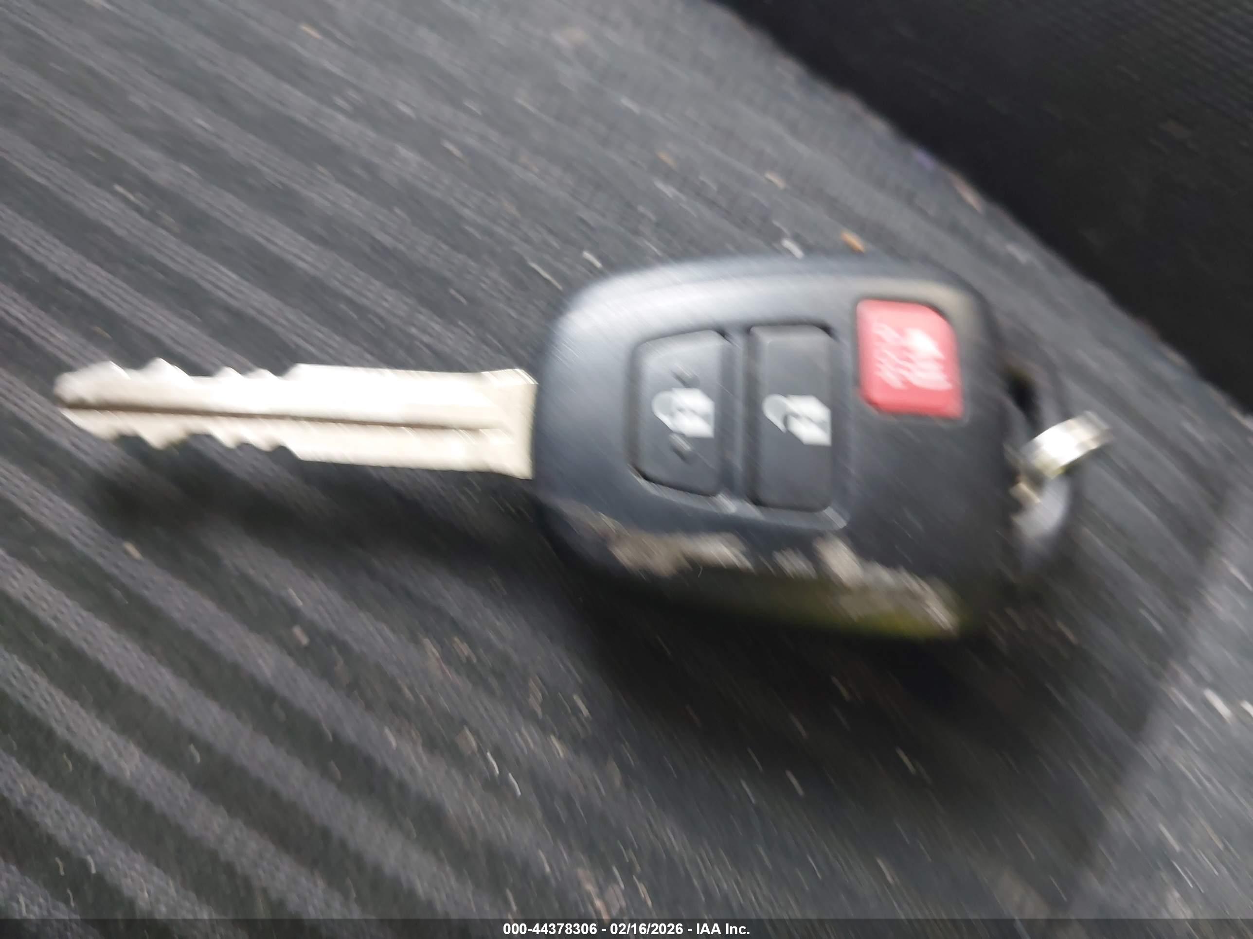 TOYOTA RAV4 image 11