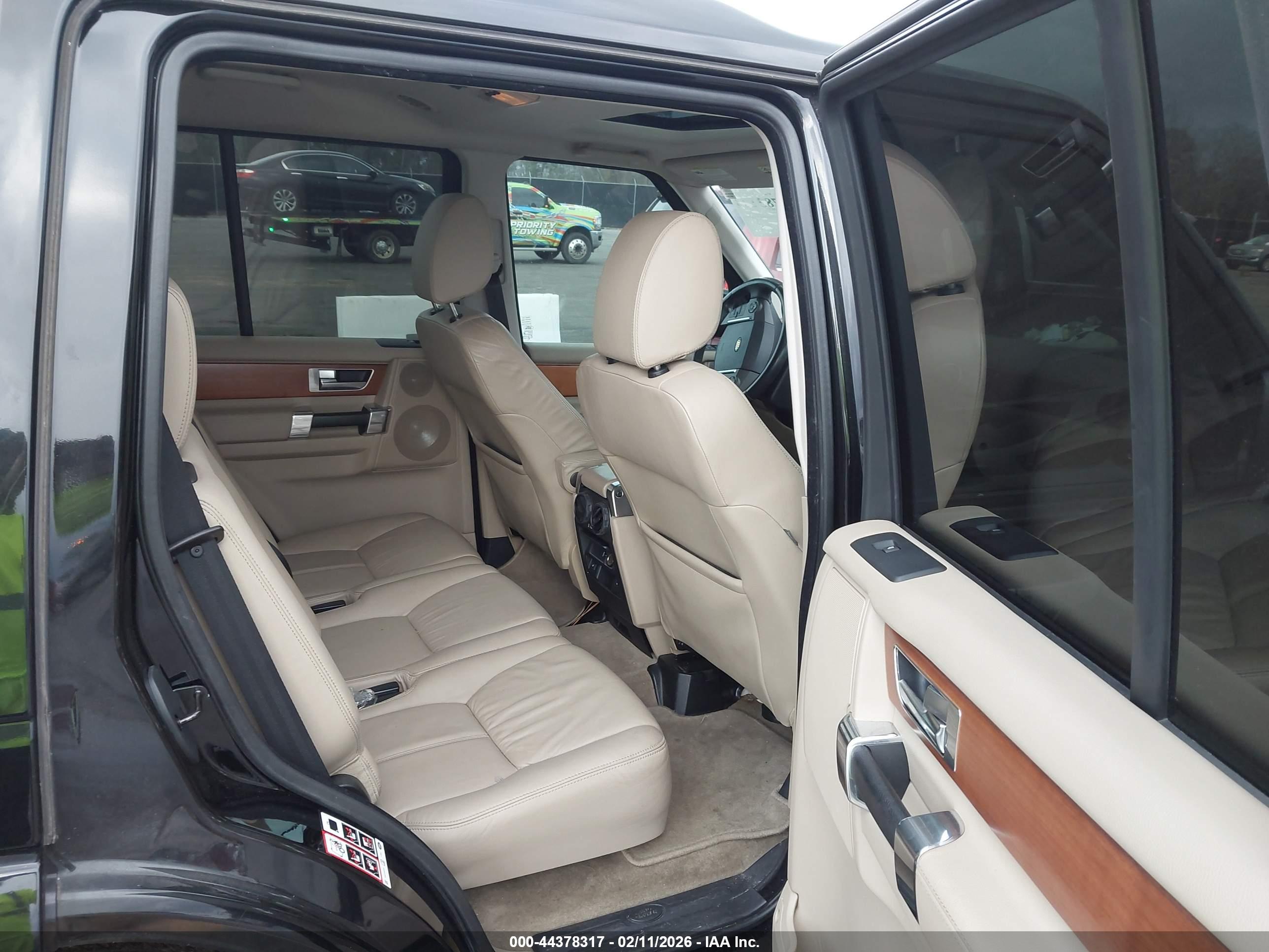 LAND ROVER image 8