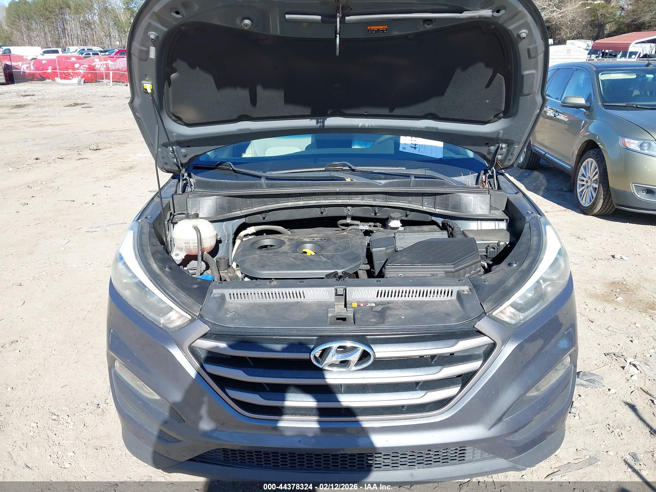 HYUNDAI TUCSON image 10