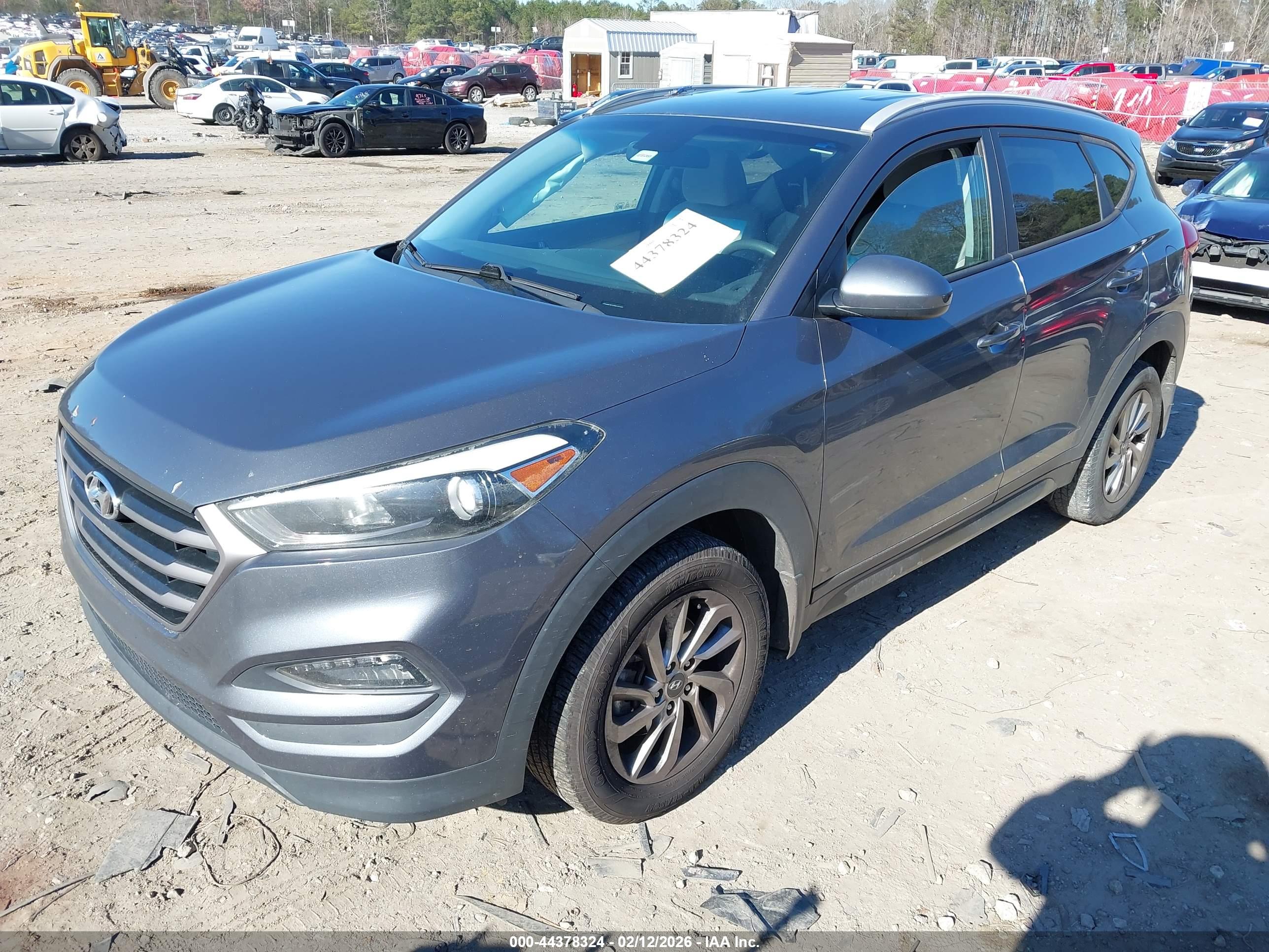 HYUNDAI TUCSON image 2